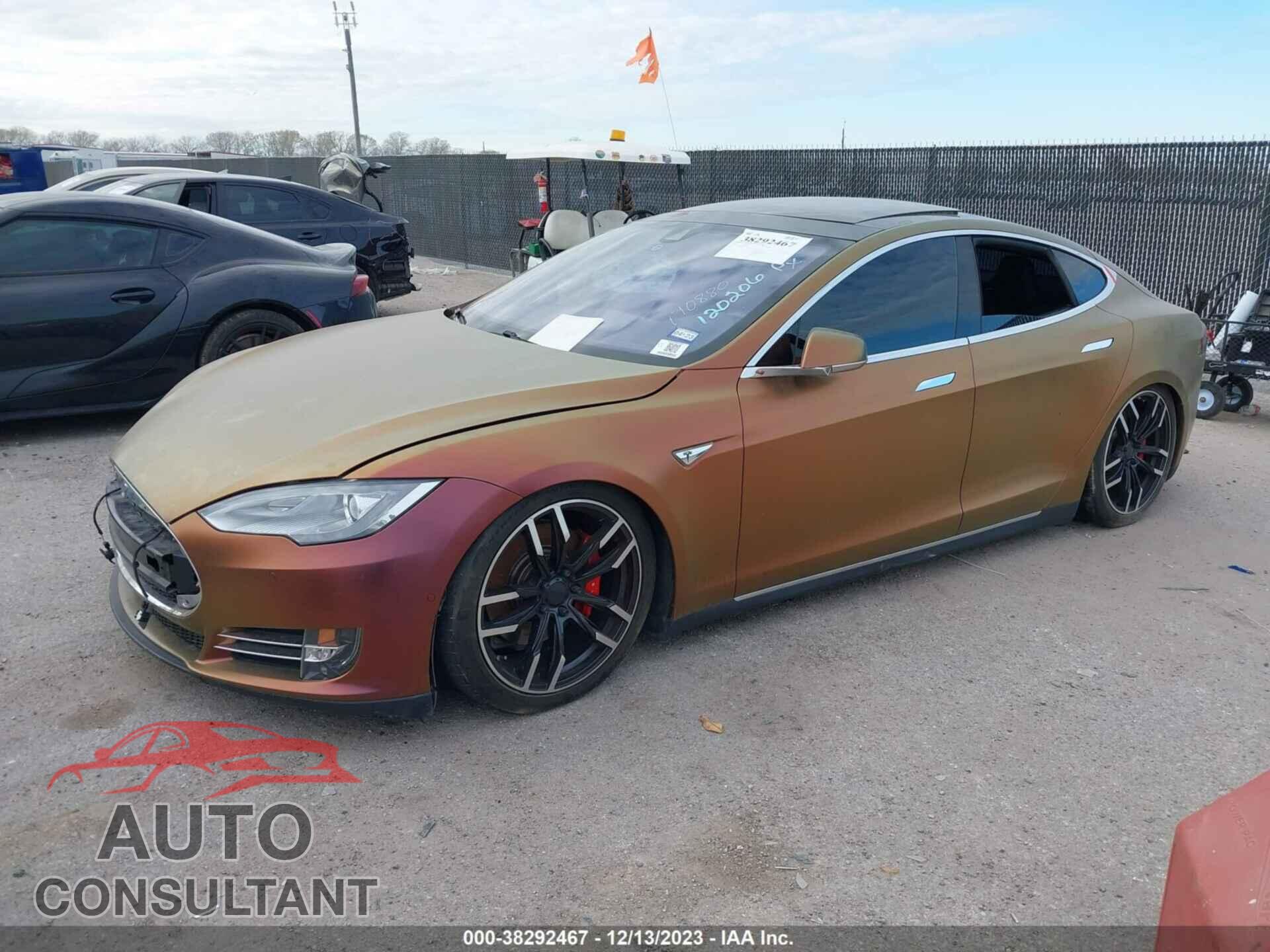 TESLA MODEL S 2016 - 5YJSA1E40GF120206