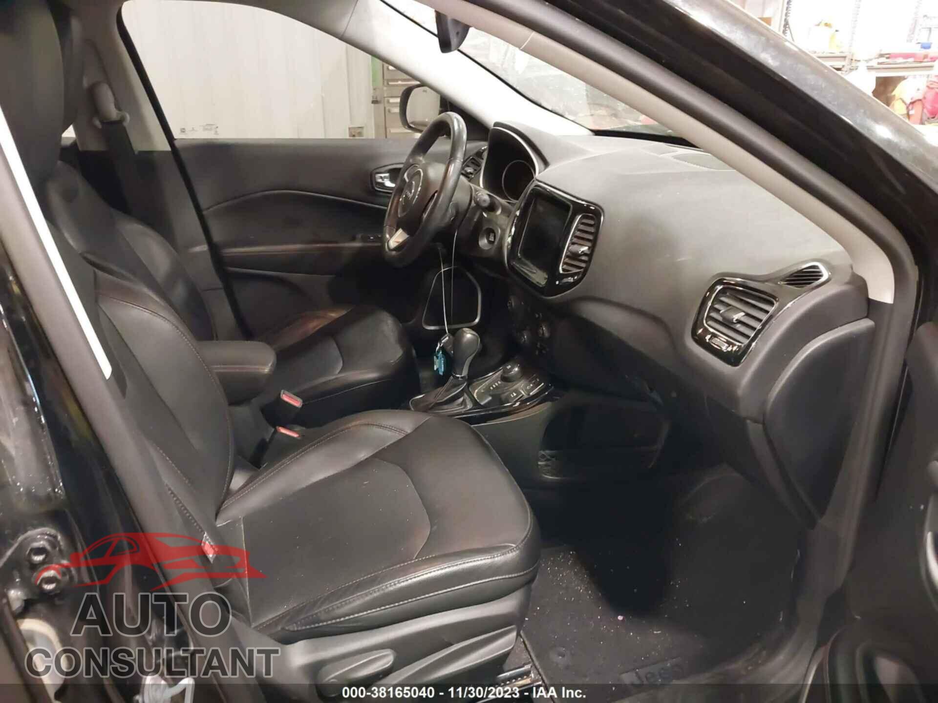 JEEP COMPASS 2018 - 3C4NJDCB3JT200446