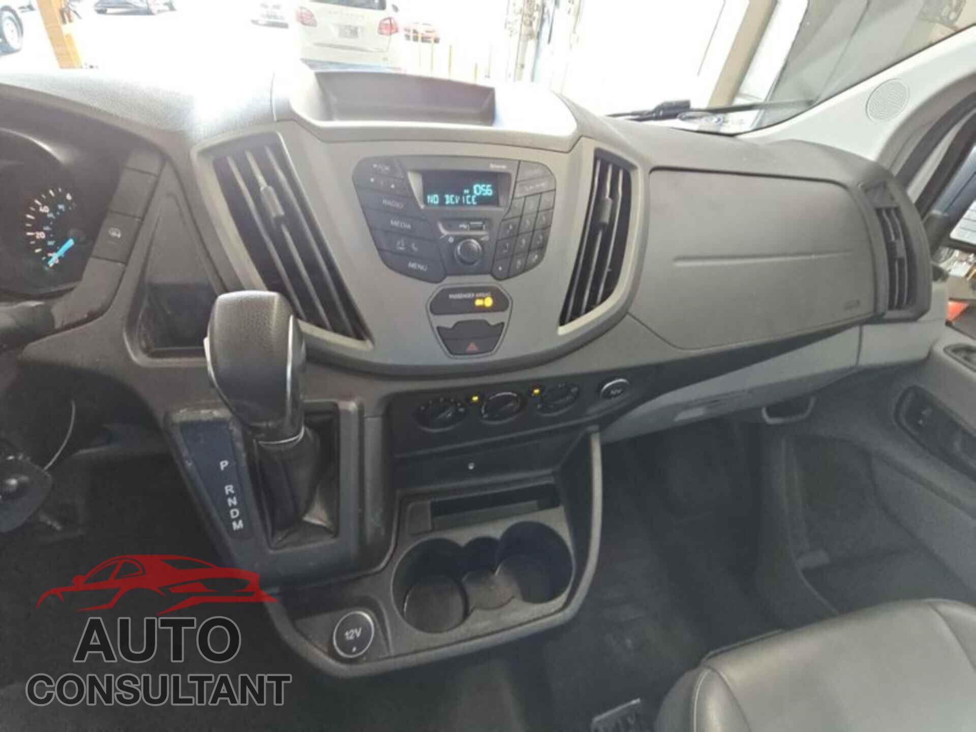 FORD TRANSIT-250 2018 - 1FTYR1YM0JKB43848
