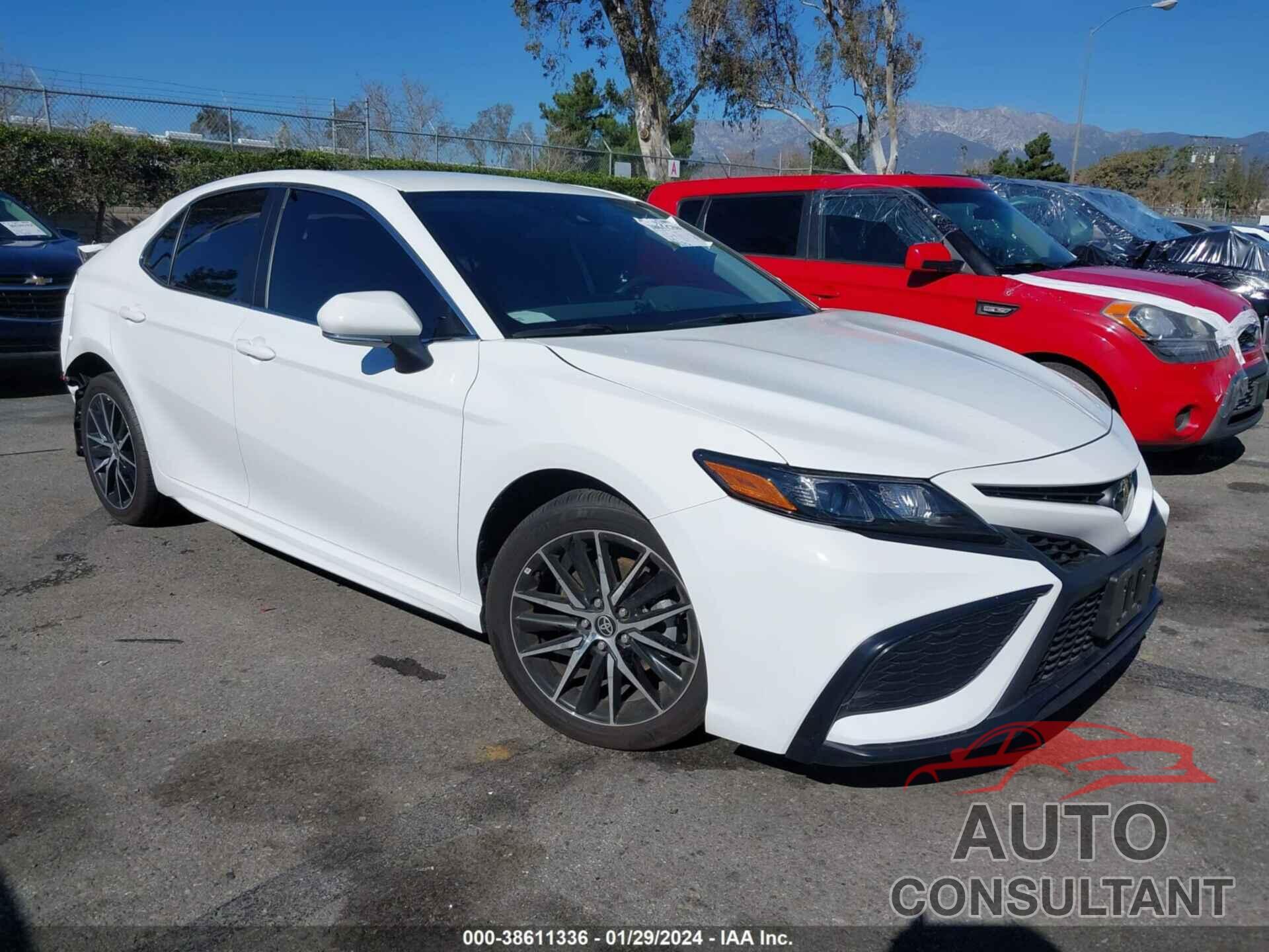 TOYOTA CAMRY 2023 - 4T1G11AK3PU801103