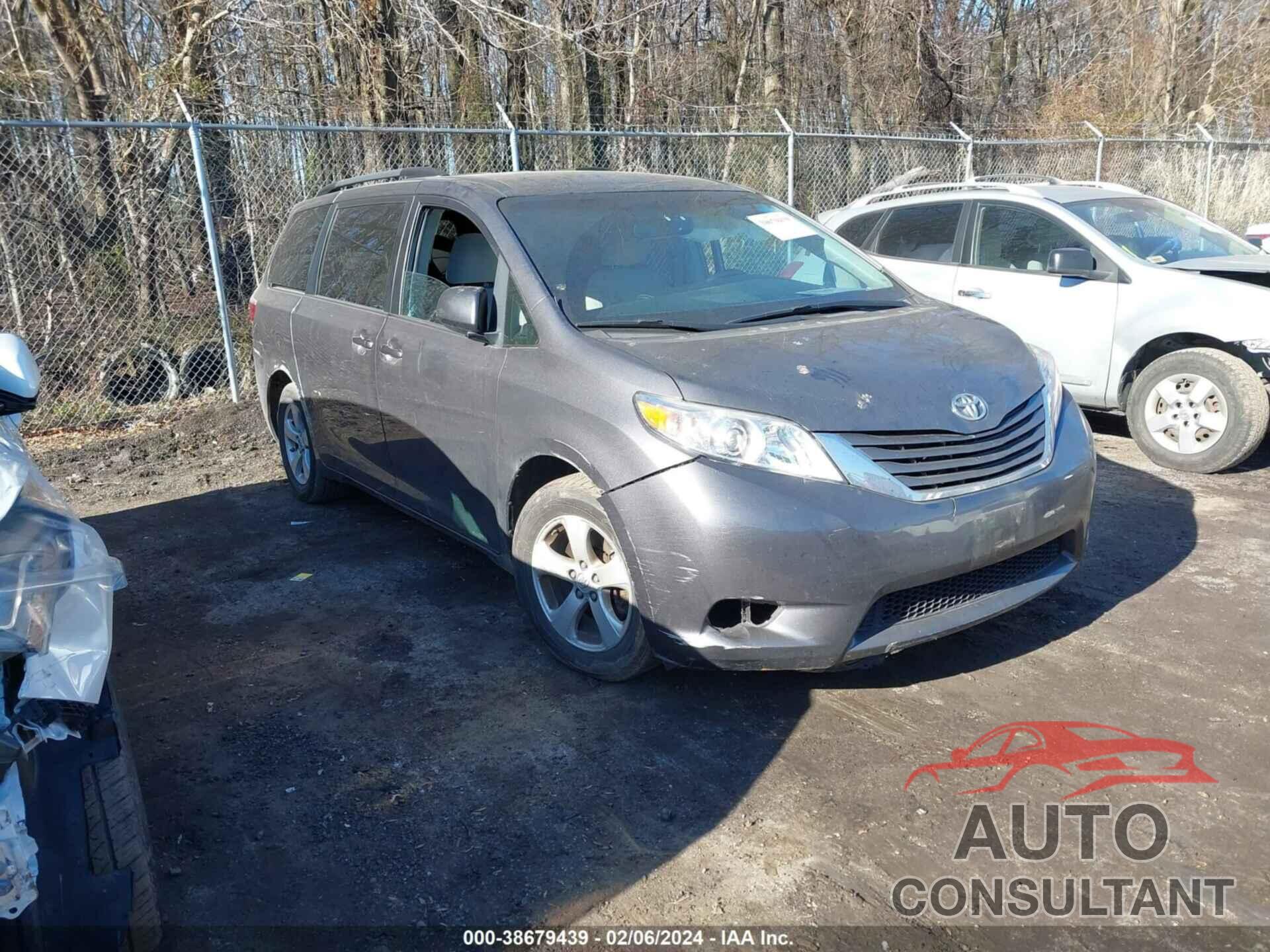 TOYOTA SIENNA 2017 - 5TDKZ3DC4HS888409