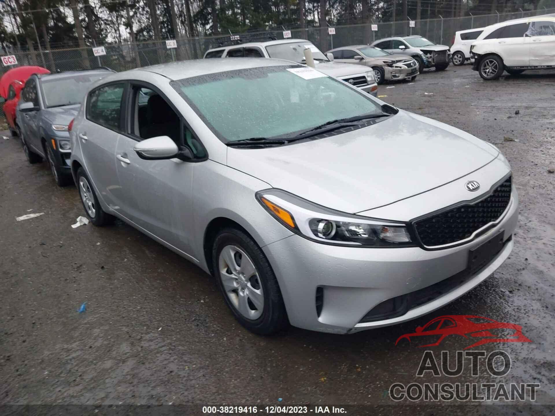 KIA FORTE 2018 - KNAFK5A88J5772656