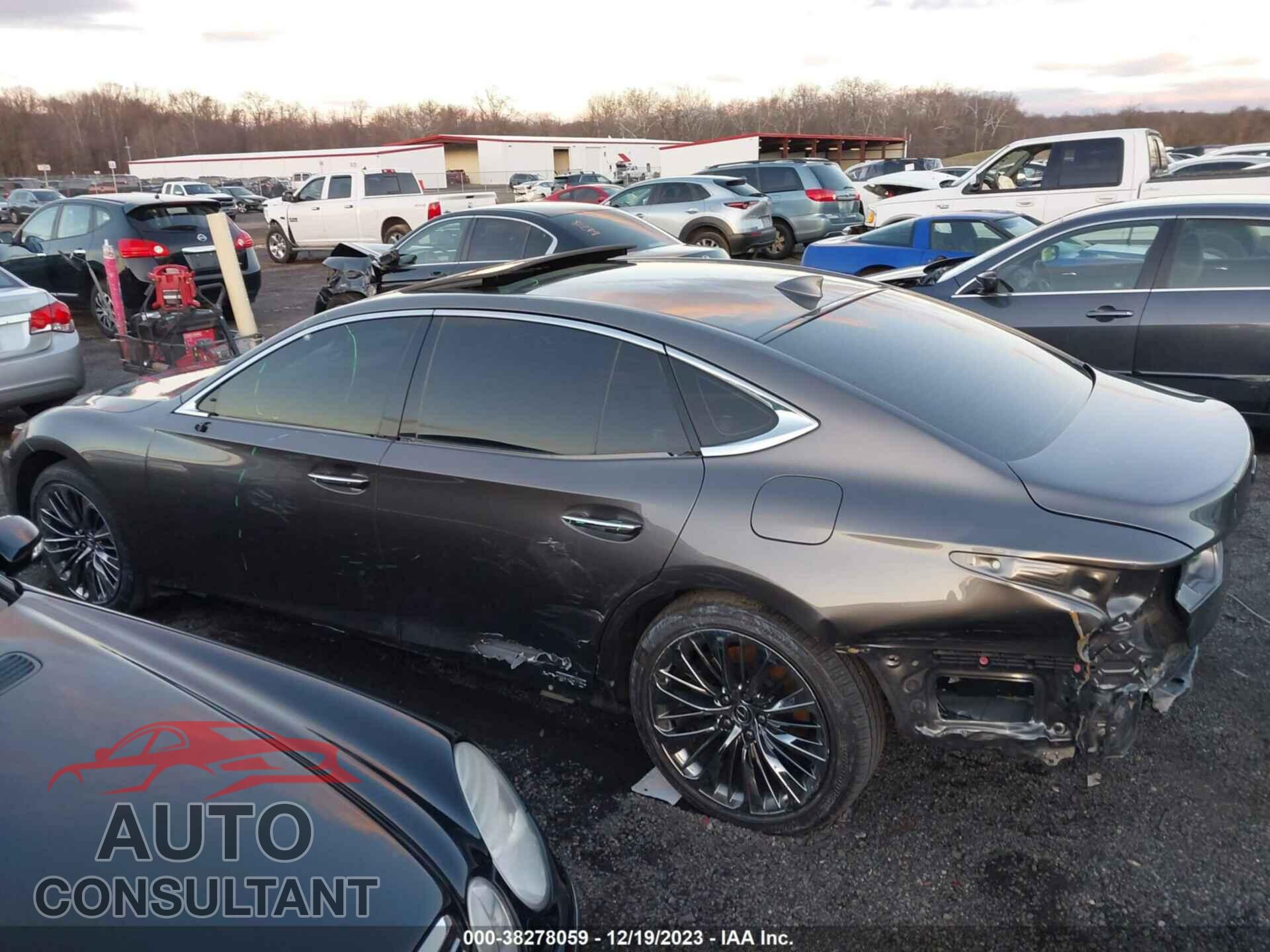 LEXUS LS 500H 2018 - JTHCYLFF6J5000705