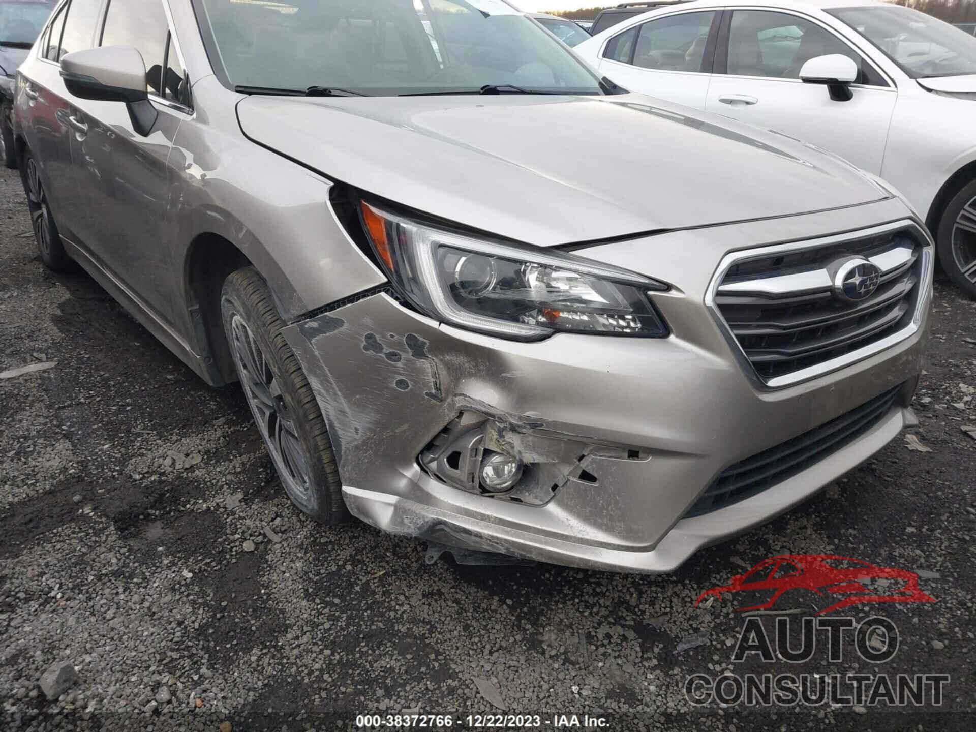 SUBARU LEGACY 2018 - 4S3BNAF69J3043683