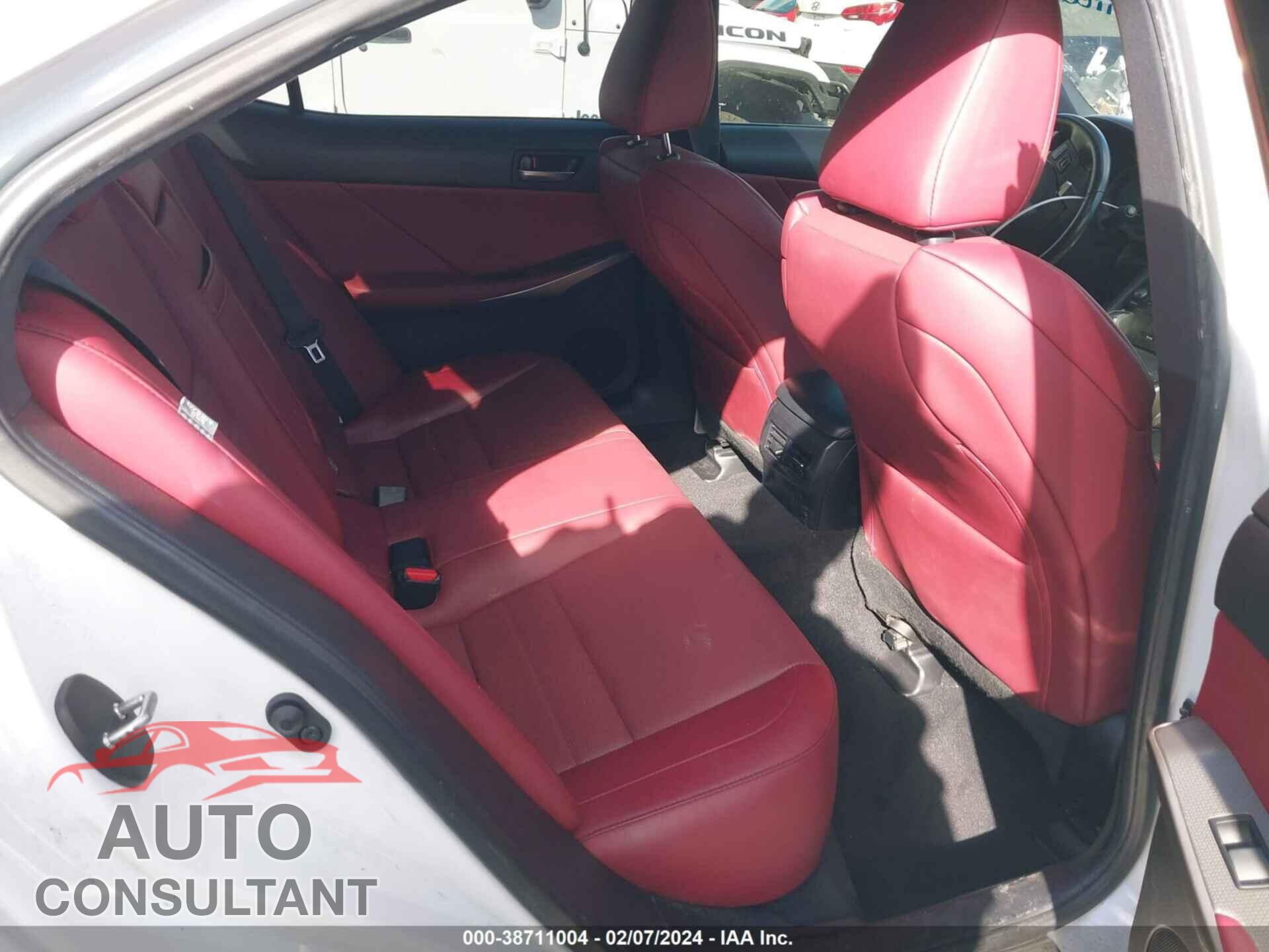 LEXUS IS 300 2018 - JTHBA1D20J5082497