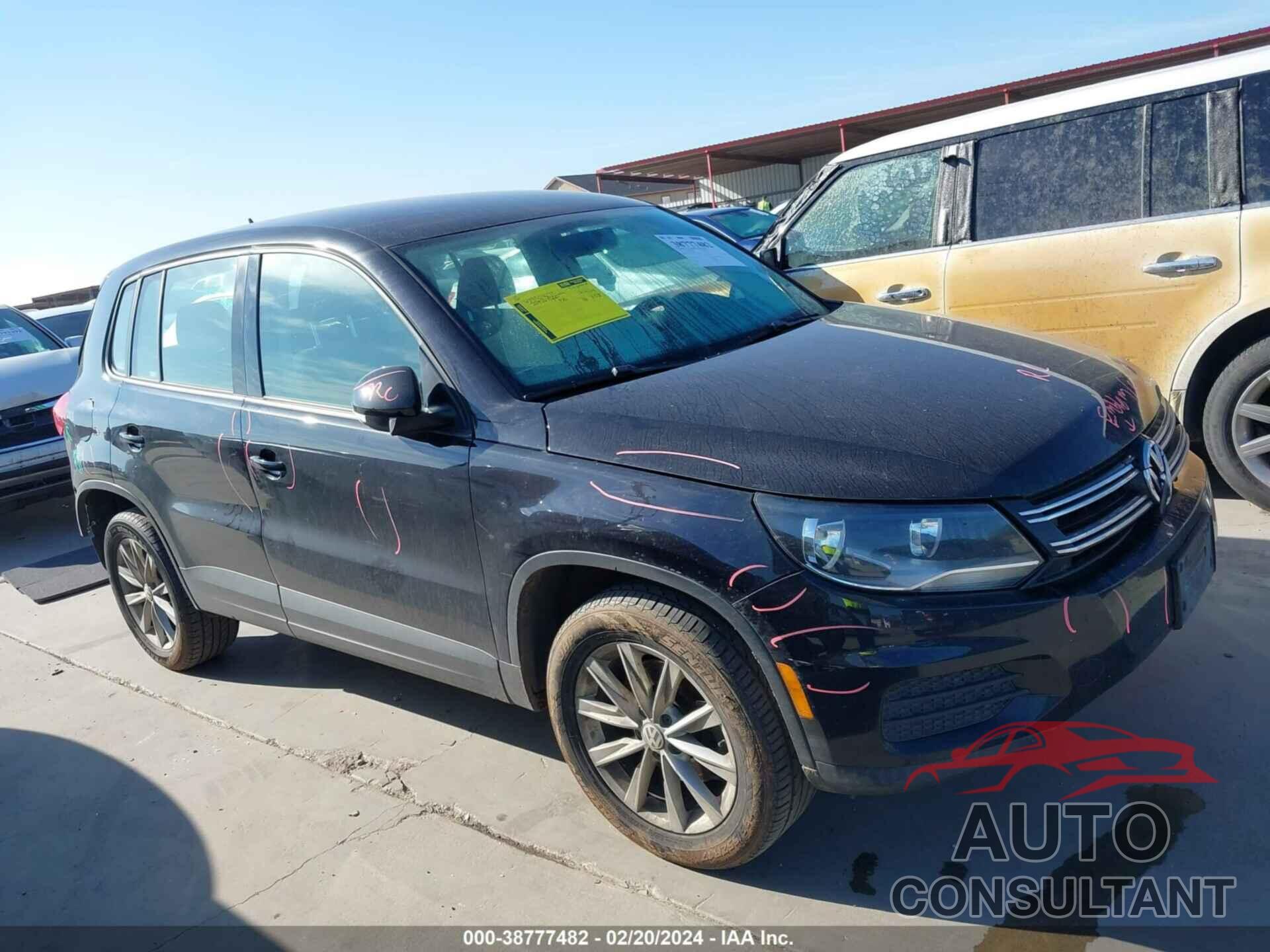 VOLKSWAGEN TIGUAN 2017 - WVGAV7AX9HK044326