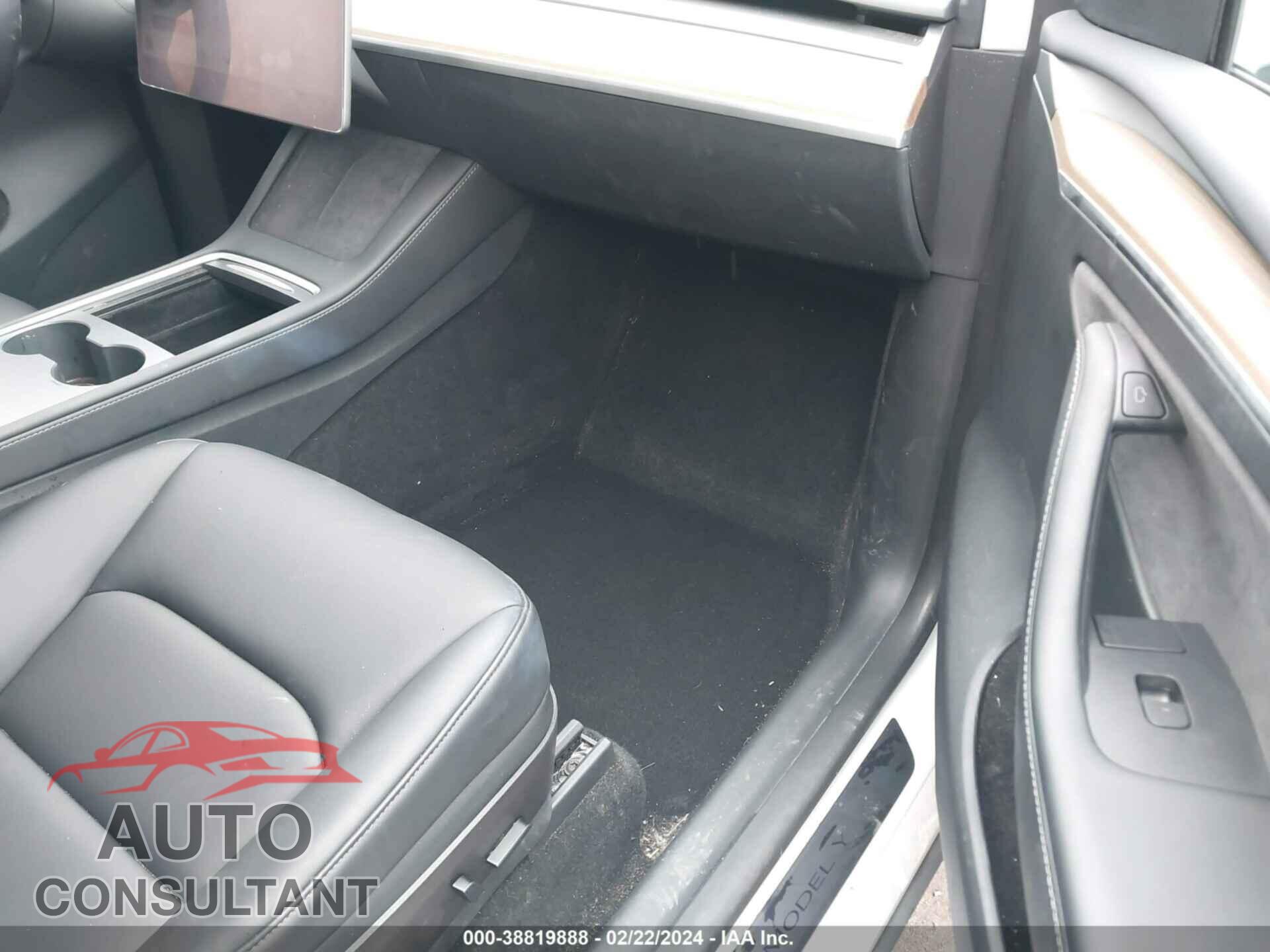 TESLA MODEL Y 2022 - 7SAYGDEE5NF567844