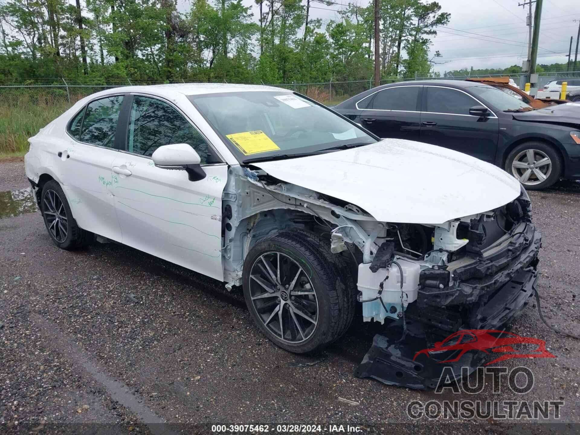 TOYOTA CAMRY 2022 - 4T1G11AK6NU647399