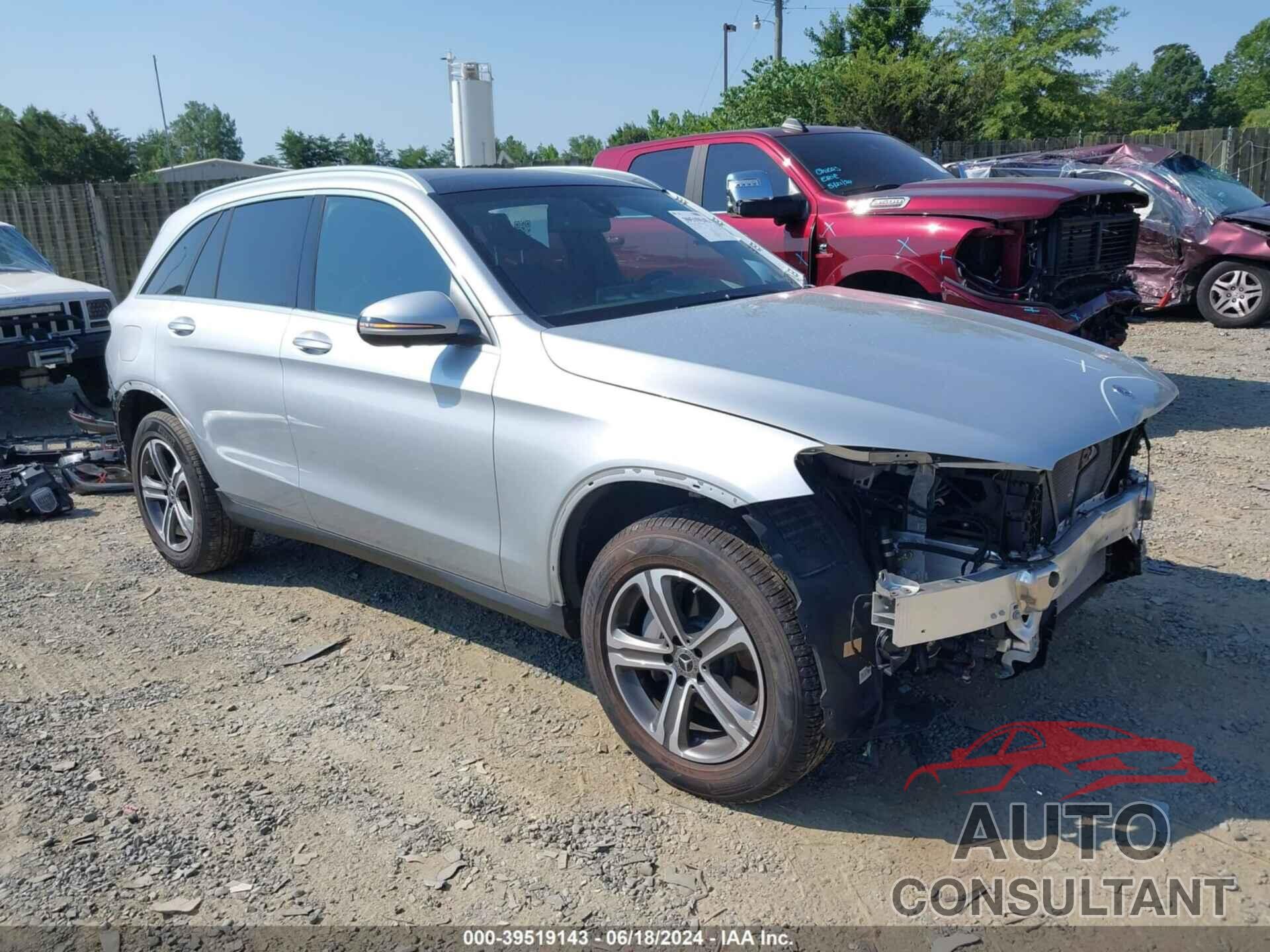 MERCEDES-BENZ GLC 300 2019 - WDC0G4KB1KF663931