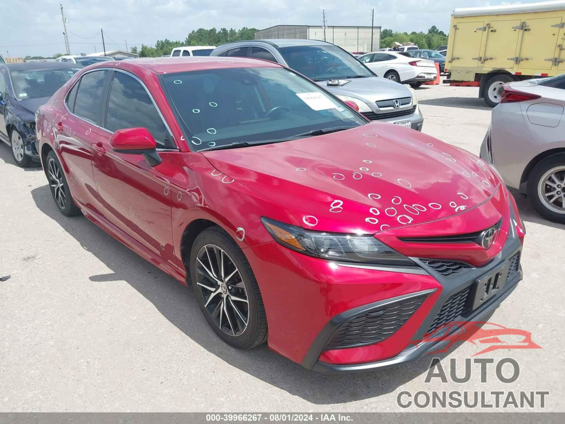 TOYOTA CAMRY 2021 - 4T1G11AKXMU464358