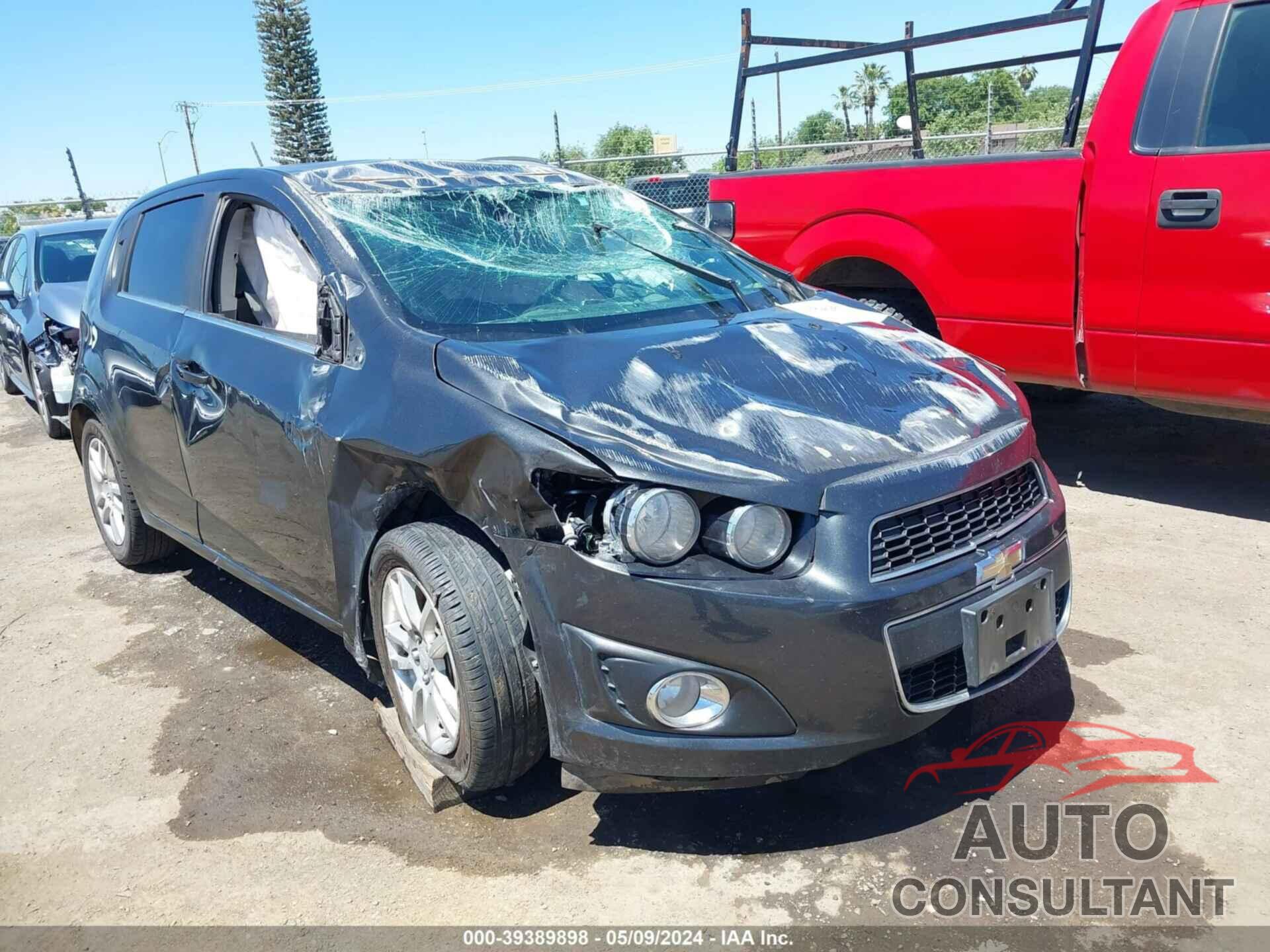 CHEVROLET SONIC 2016 - 1G1JC6SG2G4171207