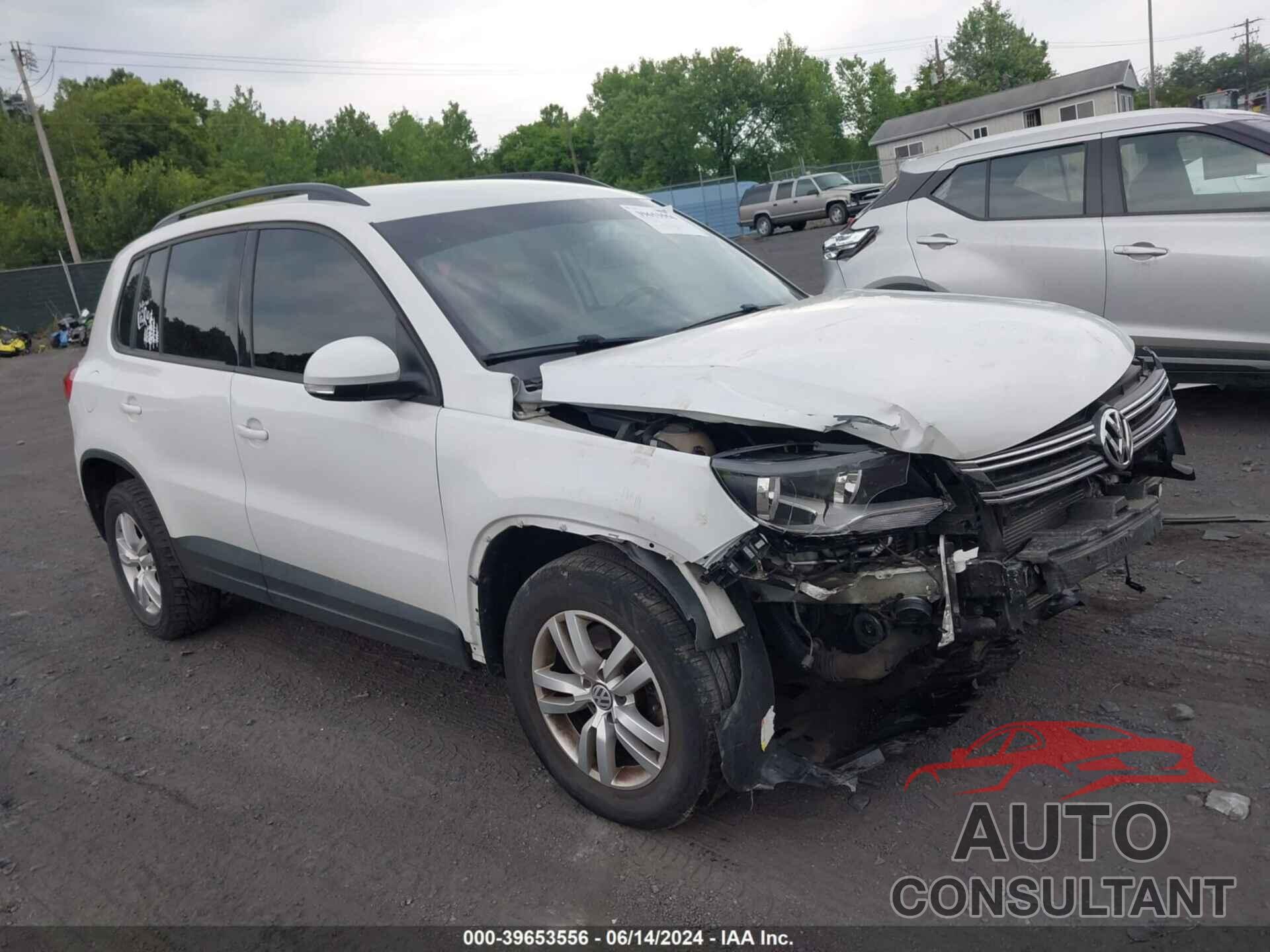 VOLKSWAGEN TIGUAN 2016 - WVGBV7AX4GW581584