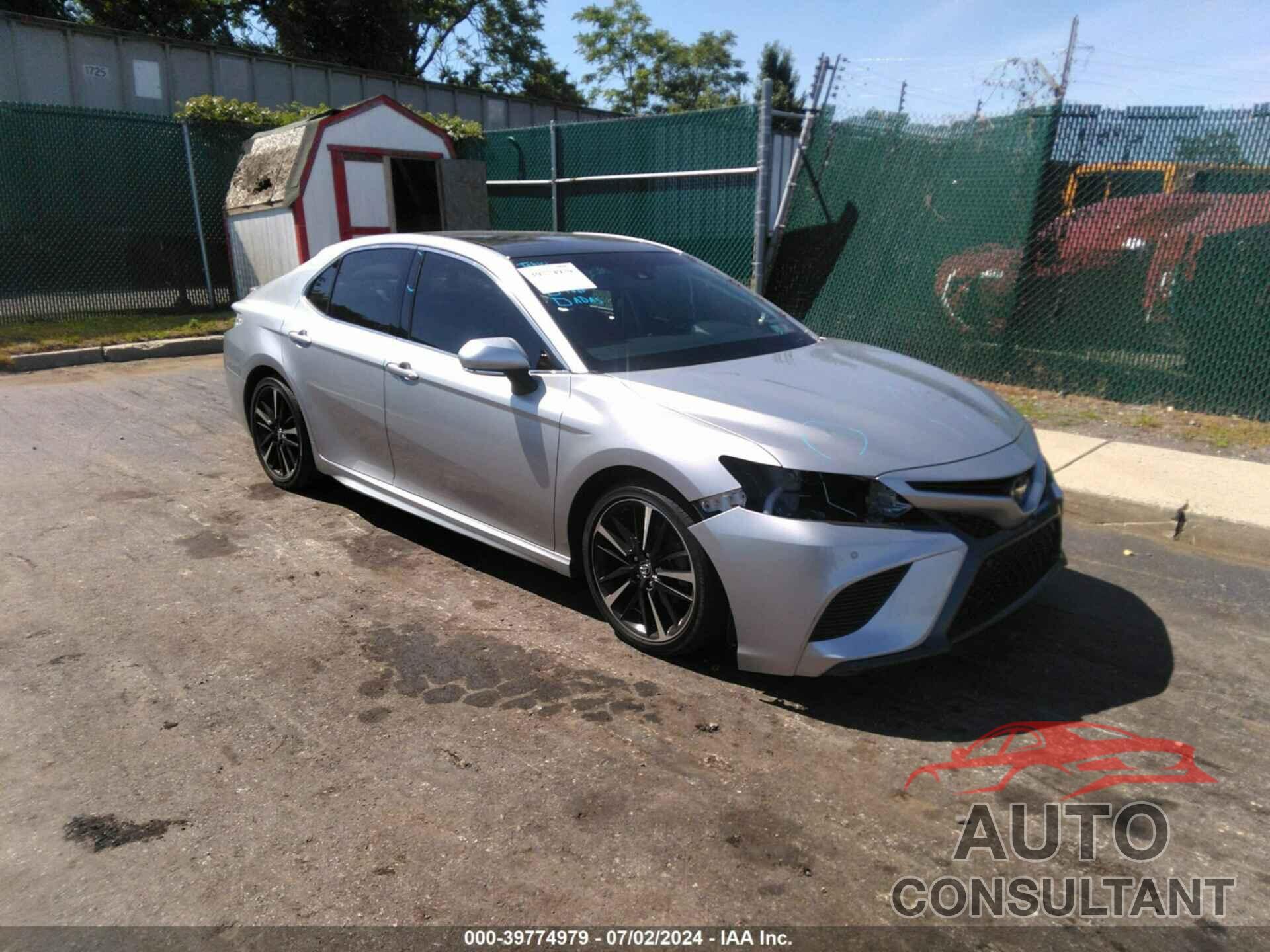 TOYOTA CAMRY 2018 - 4T1B61HK1JU006916