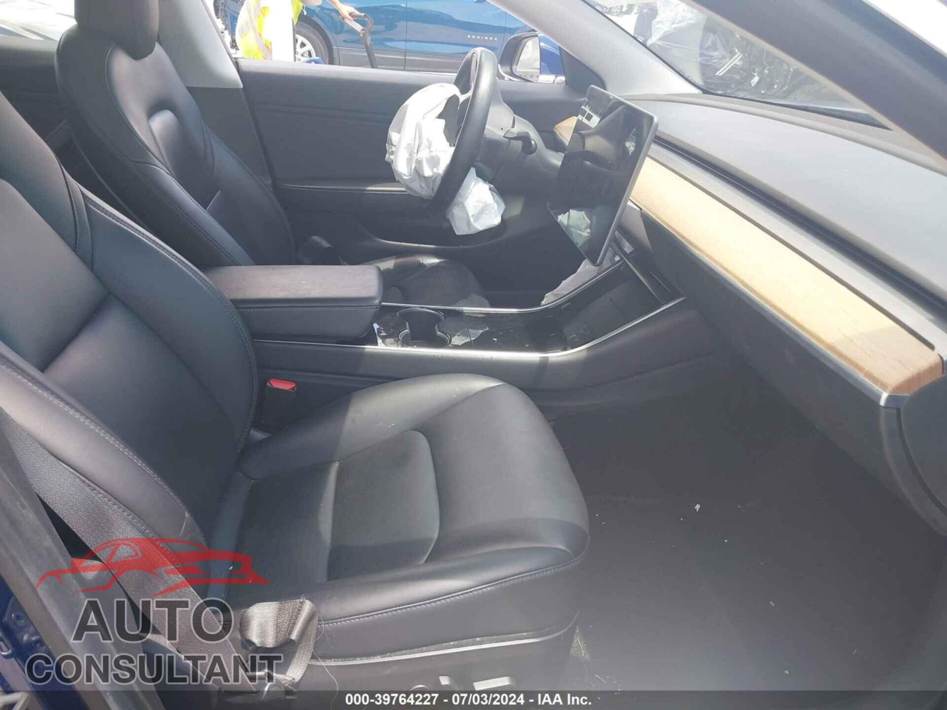 TESLA MODEL 3 2018 - 5YJ3E1EA4JF027713