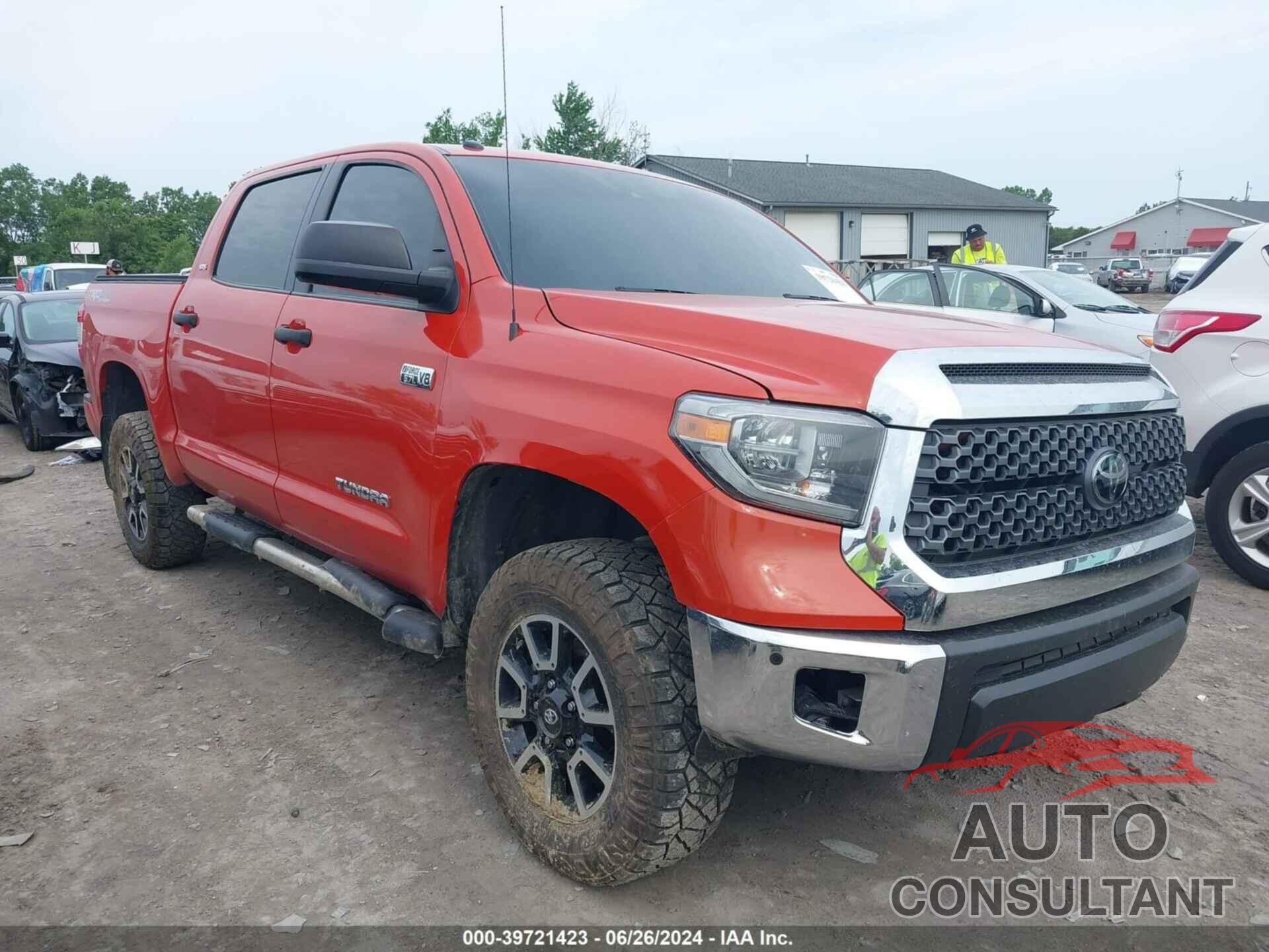 TOYOTA TUNDRA 2018 - 5TFDW5F17JX702578