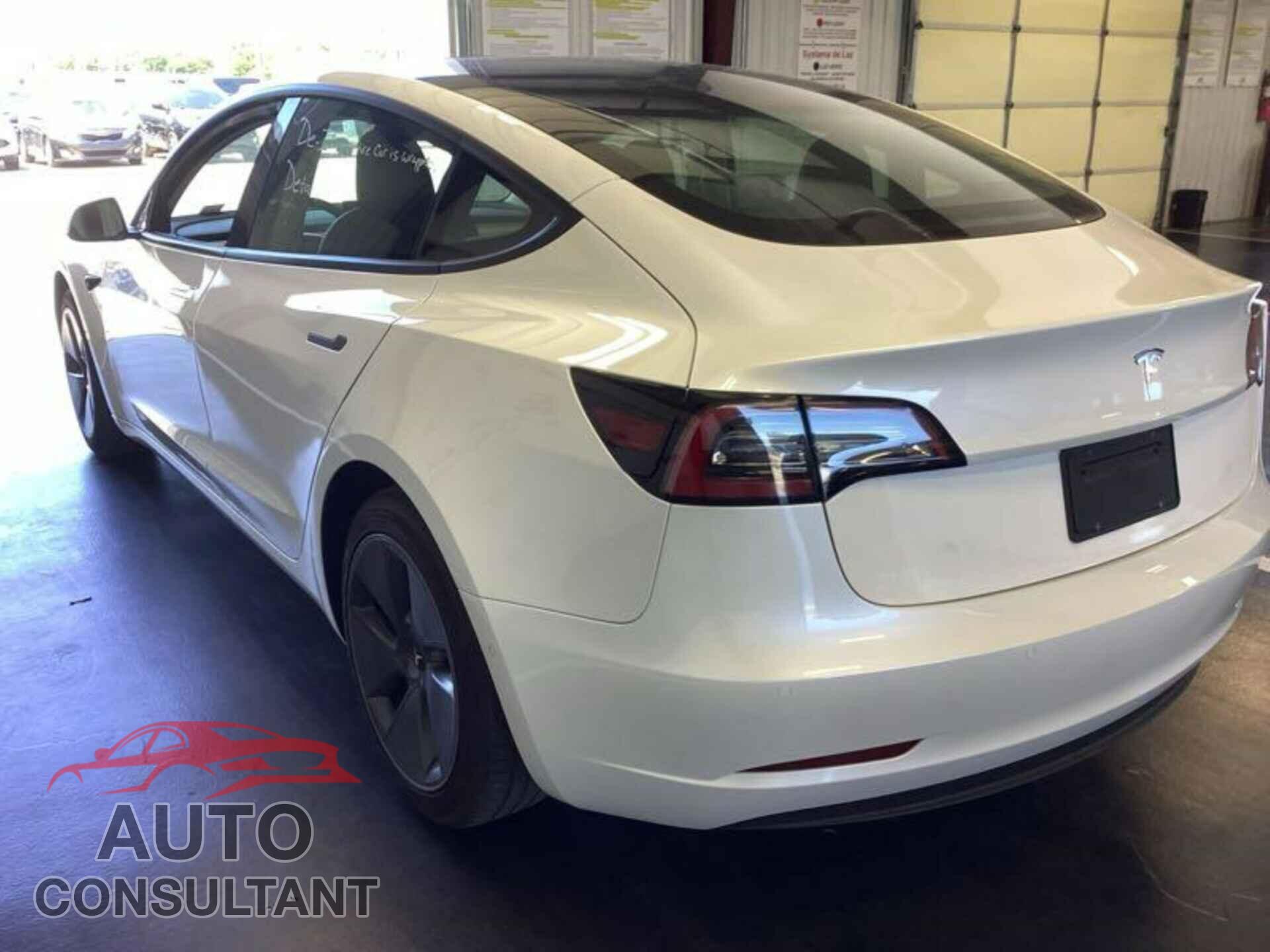 TESLA MODEL 3 2021 - 5YJ3E1EB1MF990436