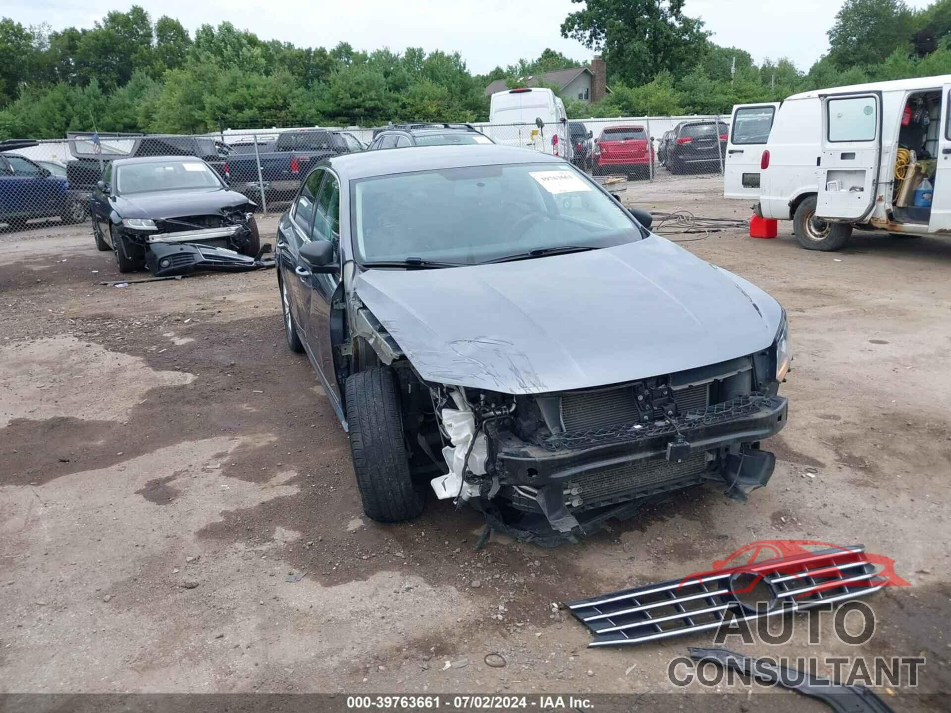 VOLKSWAGEN PASSAT 2017 - 1VWAT7A39HC008506