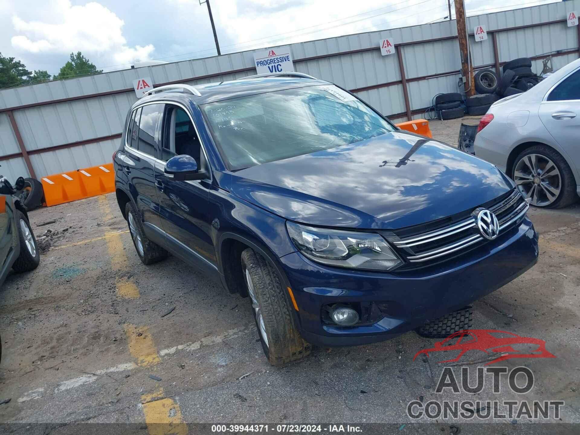 VOLKSWAGEN TIGUAN 2016 - WVGAV7AX1GW571705