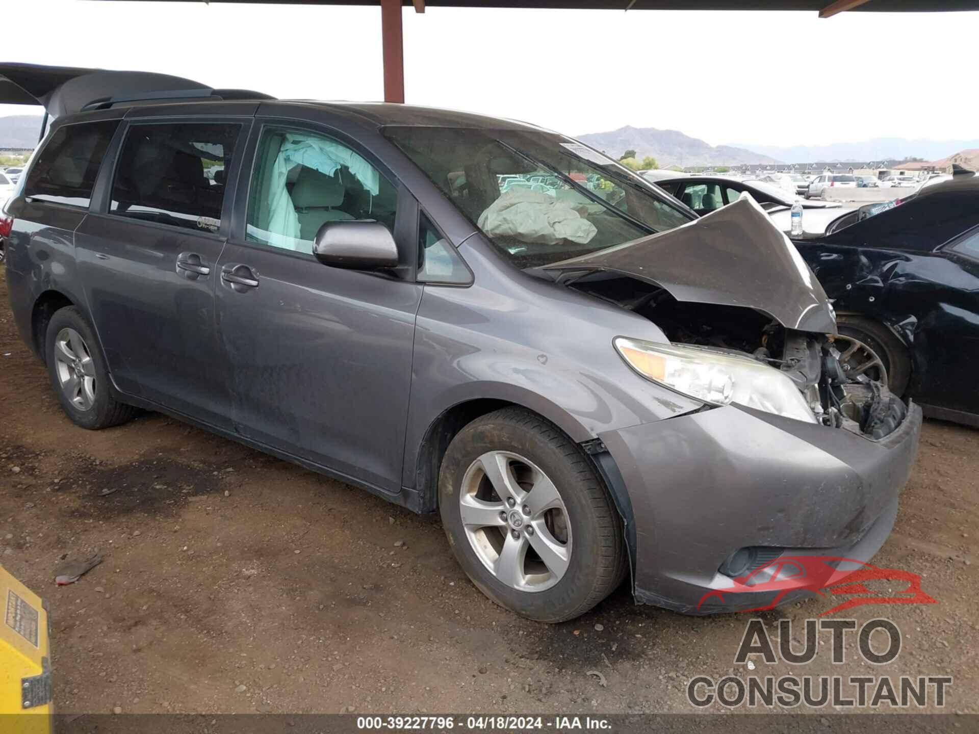 TOYOTA SIENNA 2017 - 5TDKZ3DC9HS820980