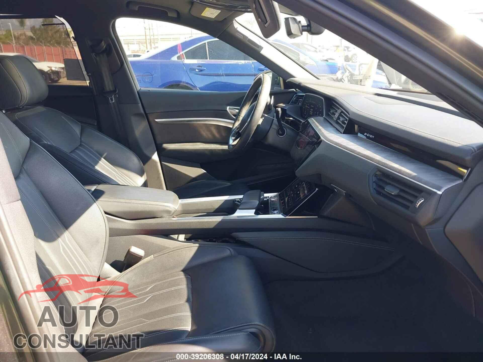 AUDI E-TRON 2019 - WA1VAAGE0KB007624