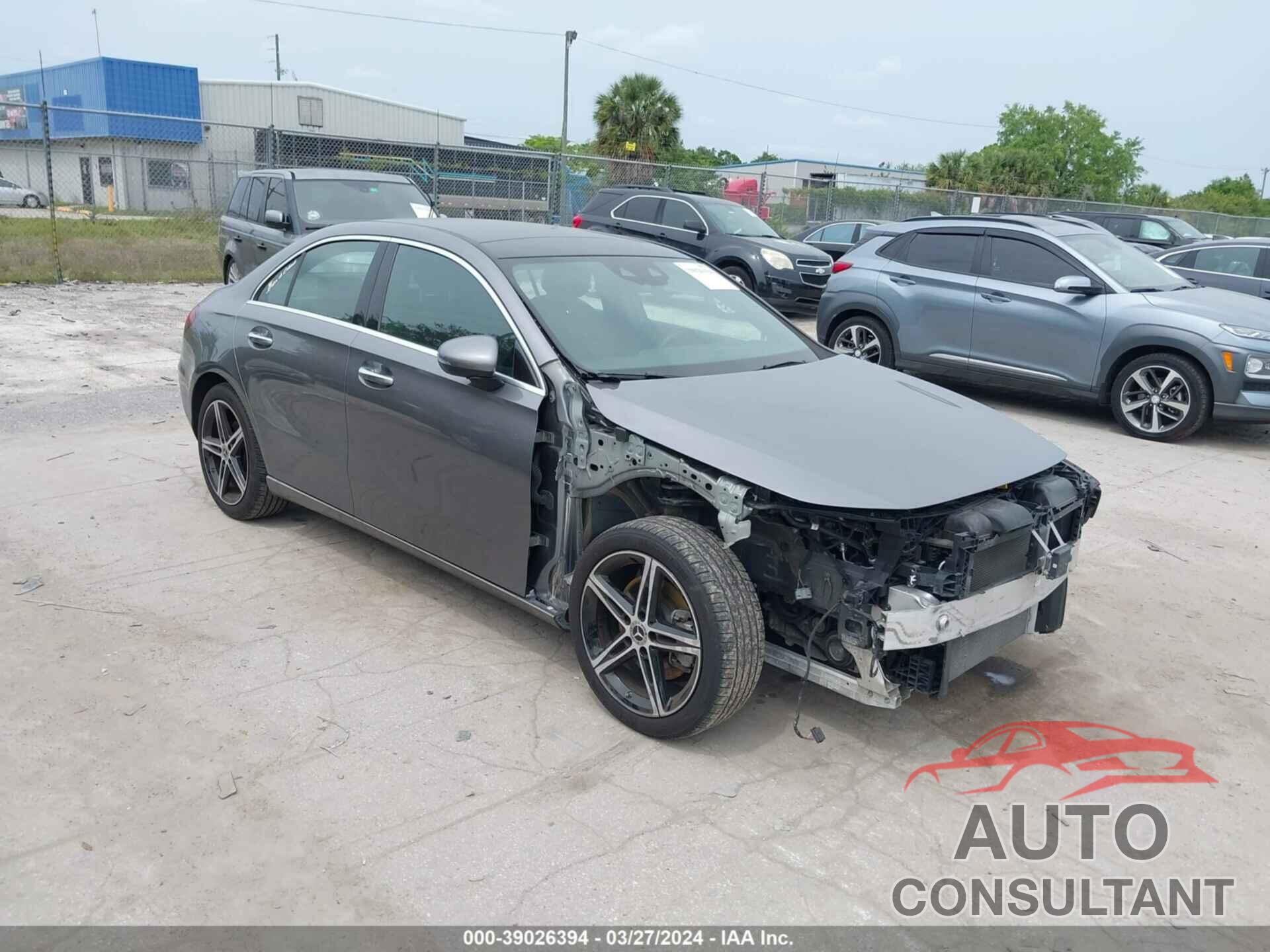 MERCEDES-BENZ A 220 2019 - WDD3G4FB5KW013549