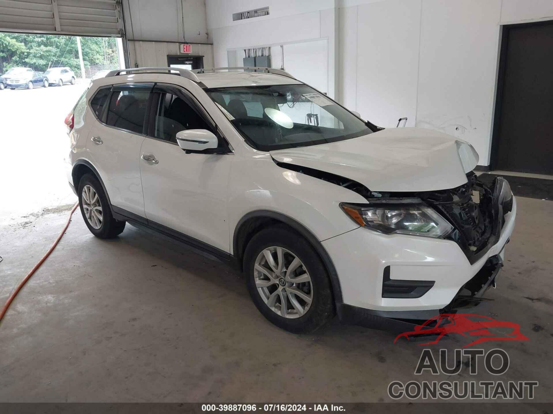 NISSAN ROGUE 2017 - KNMAT2MT3HP519218