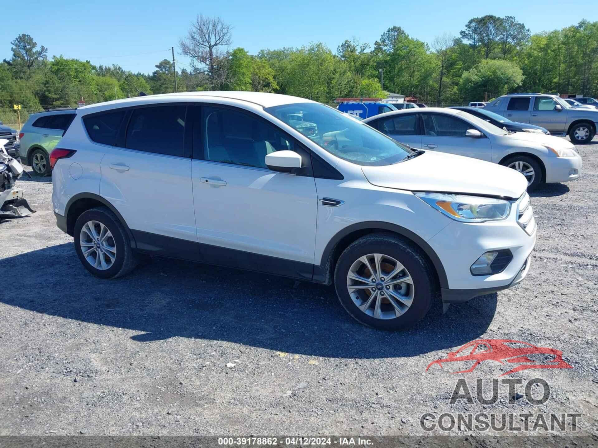 FORD ESCAPE 2019 - 1FMCU0GD5KUB33161