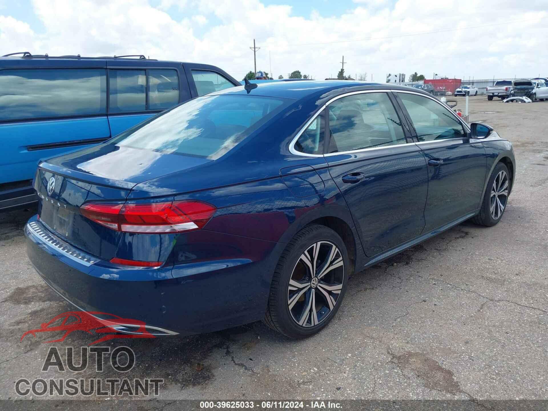 VOLKSWAGEN PASSAT 2022 - 1VWSA7A34NC008564