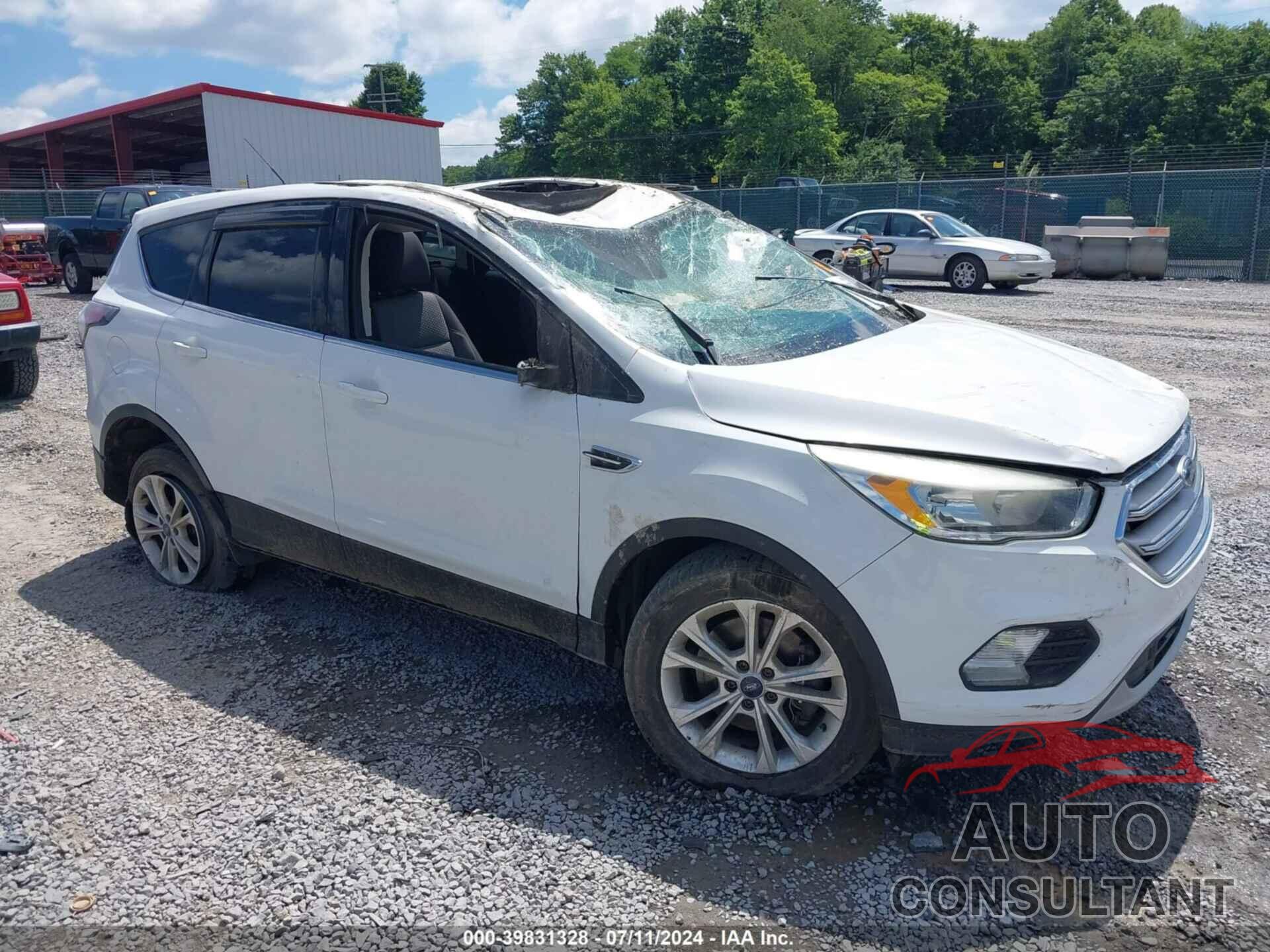 FORD ESCAPE 2017 - 1FMCU9G97HUA95540