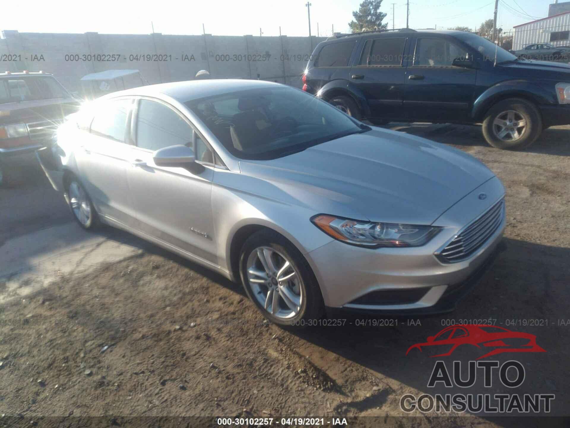 FORD FUSION HYBRID 2018 - 3FA6P0LU8JR173485