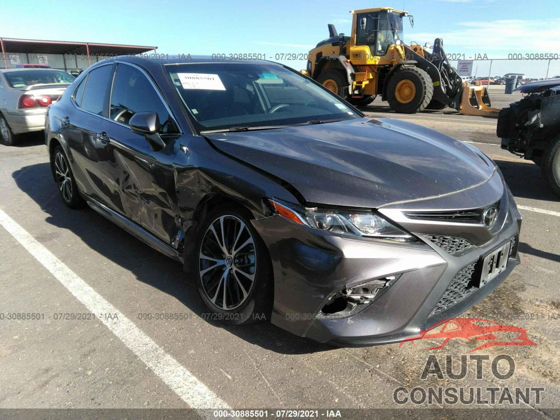 TOYOTA CAMRY 2018 - 4T1B11HK2JU666493