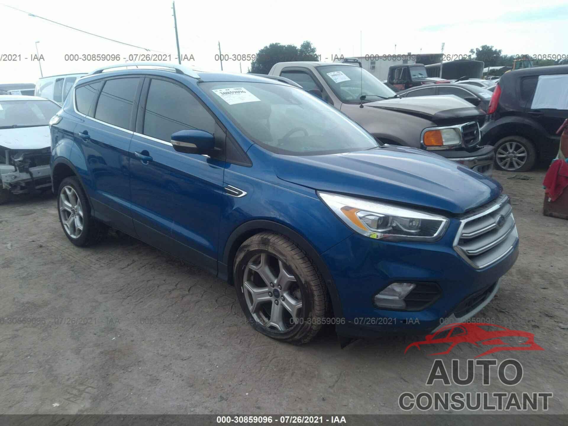 FORD ESCAPE 2017 - 1FMCU0J91HUD64278