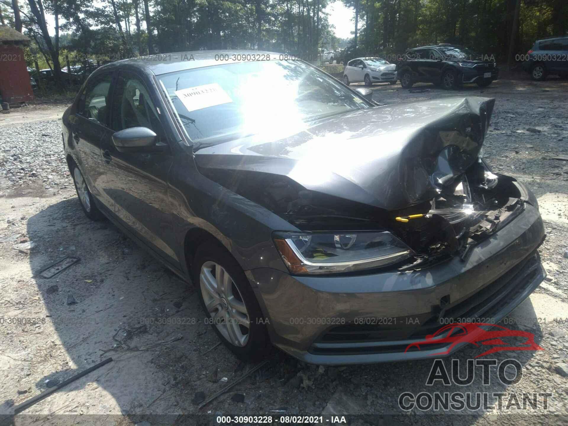 VOLKSWAGEN JETTA 2018 - 3VW2B7AJ4JM257693