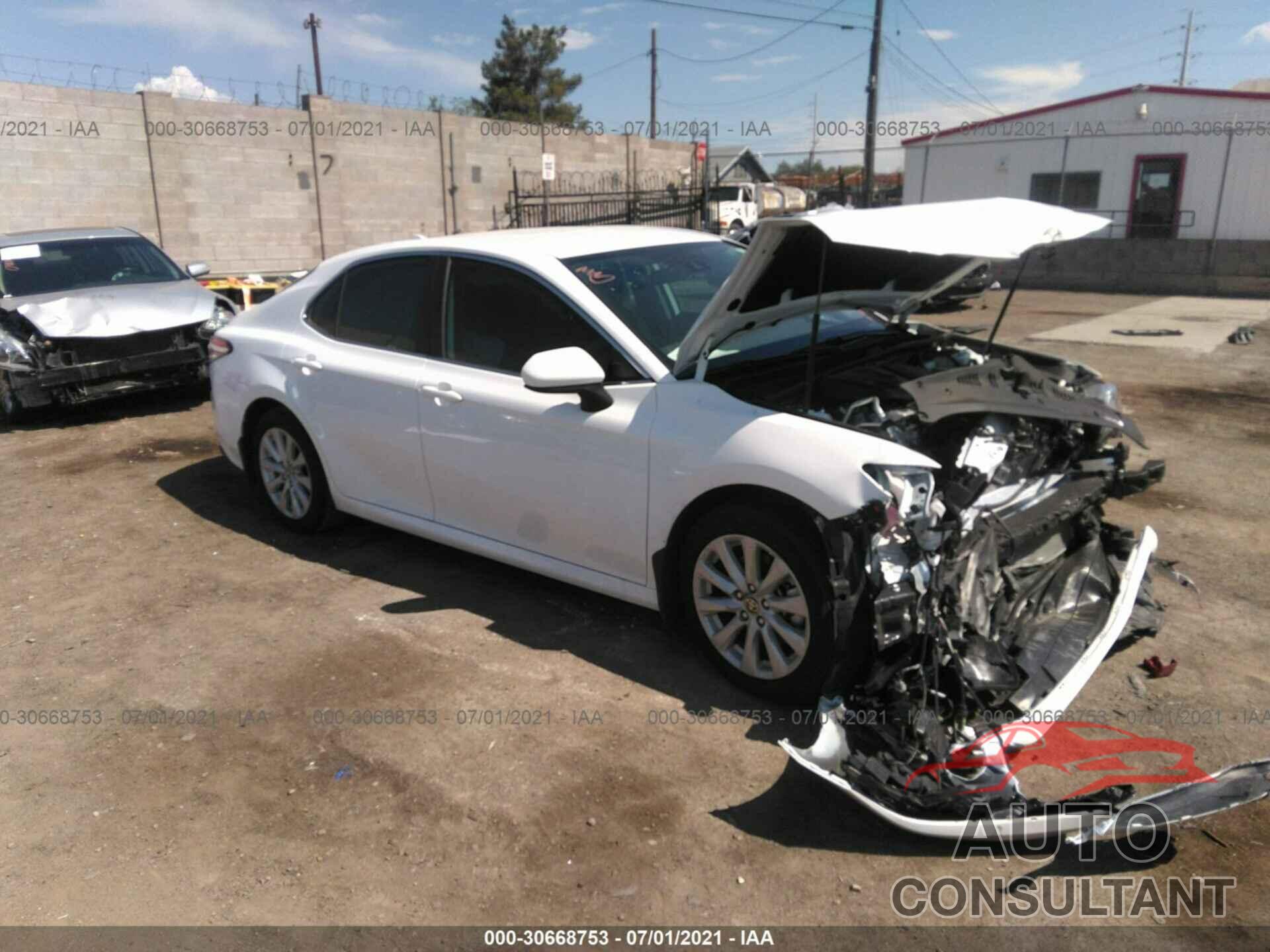 TOYOTA CAMRY 2020 - 4T1C11AK5LU394572