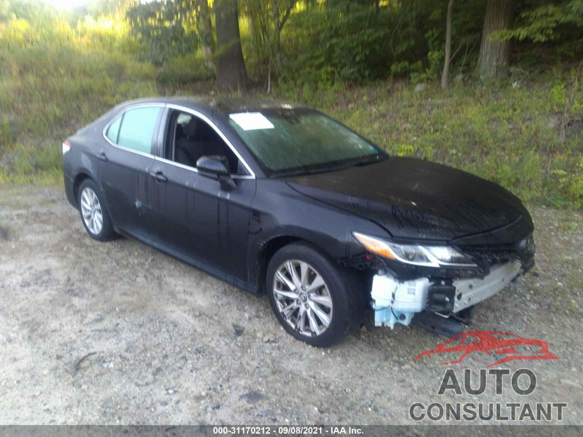 TOYOTA CAMRY 2018 - 4T1B11HK8JU069848
