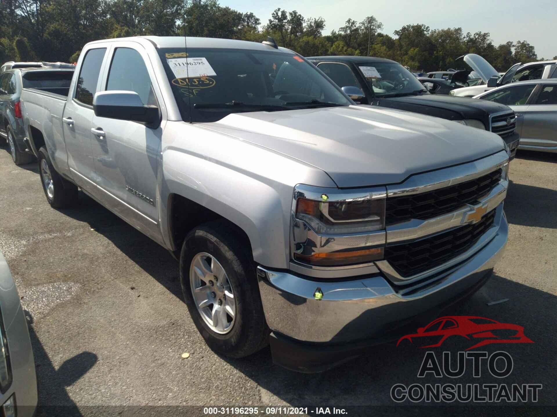CHEVROLET SILVERADO 1500 2018 - 1GCRCREC4JZ151037