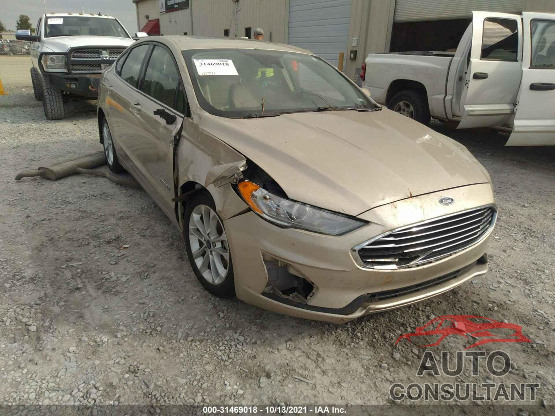 FORD FUSION HYBRID 2019 - 3FA6P0LU8KR138608