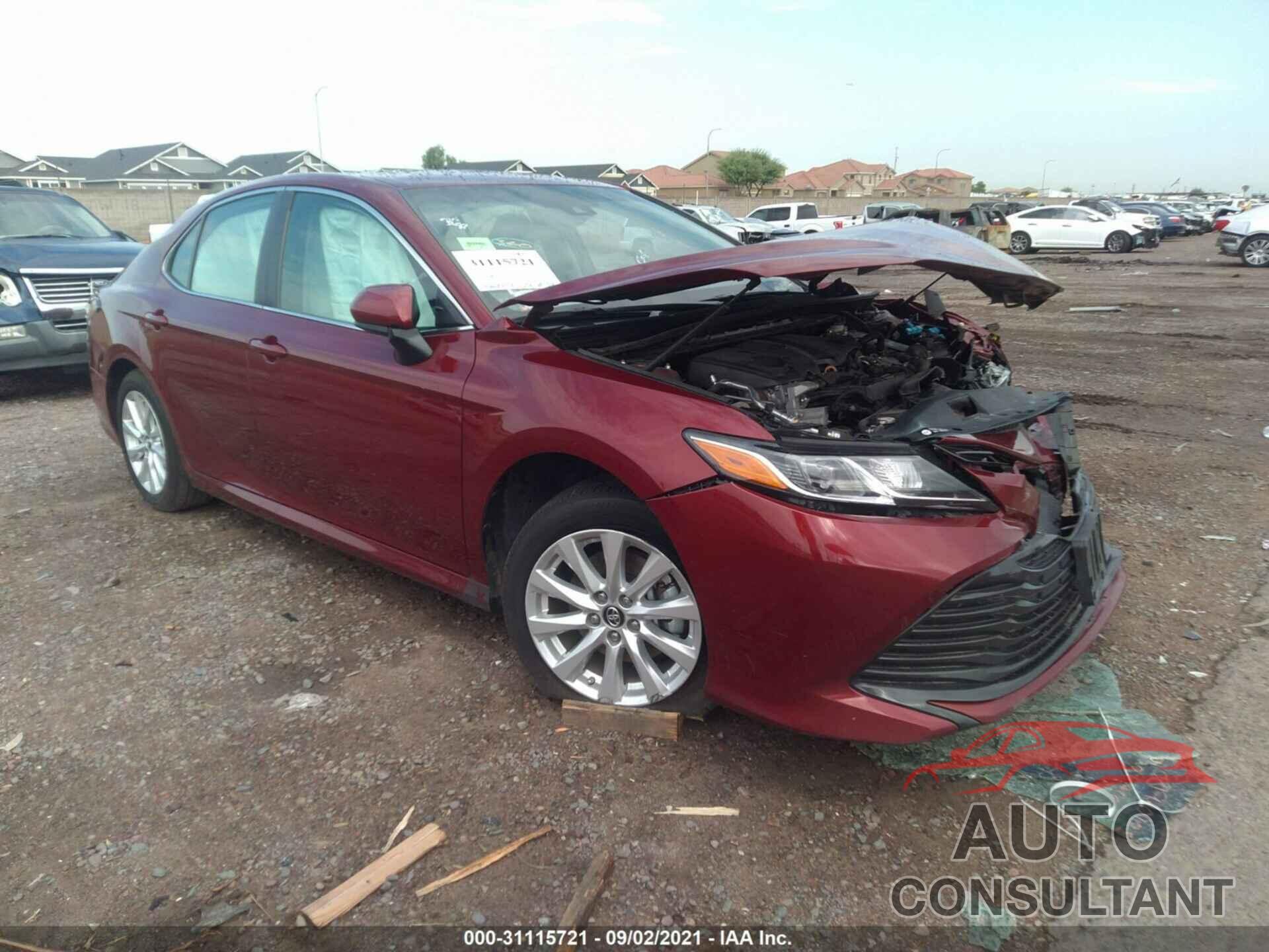 TOYOTA CAMRY 2018 - 4T1B11HK1JU528878