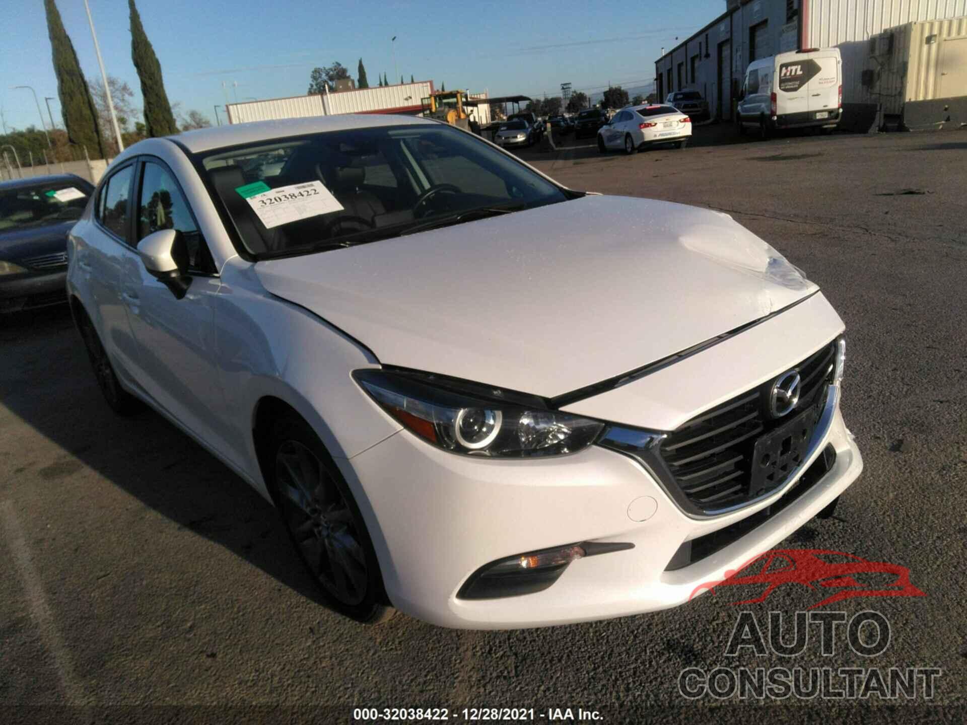 MAZDA MAZDA3 4-DOOR 2018 - 3MZBN1V39JM262842