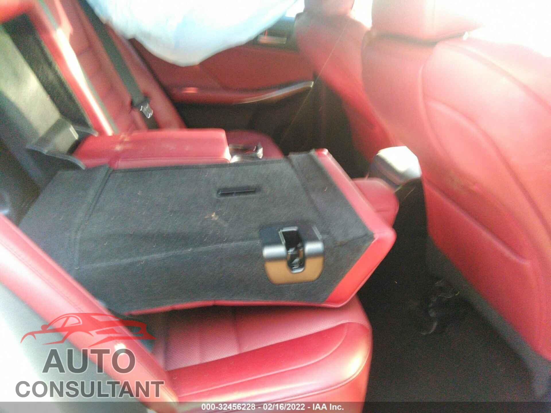 LEXUS IS 2017 - JTHBA1D2XH5048108