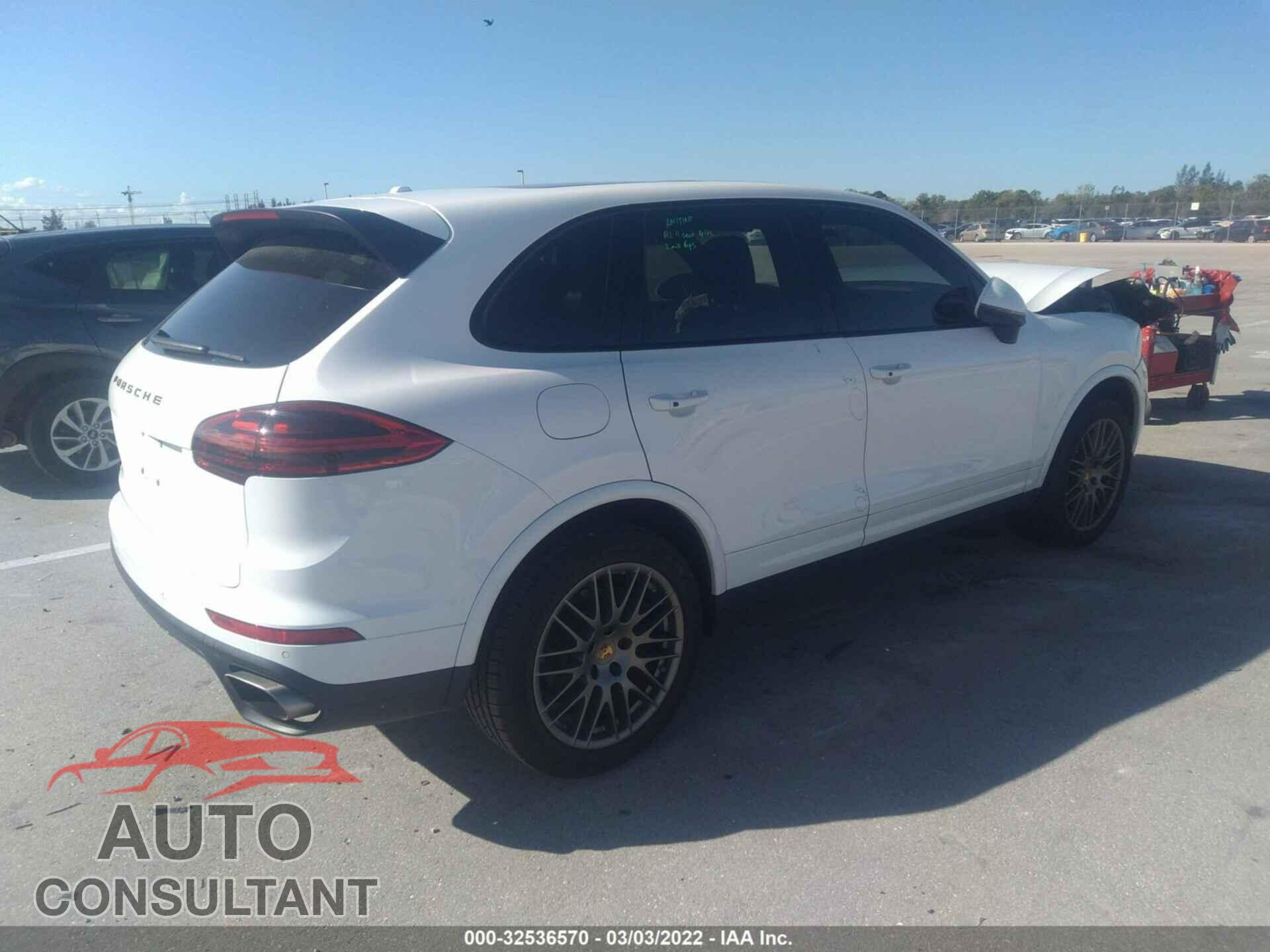 PORSCHE CAYENNE 2018 - WP1AA2A27JKA00577