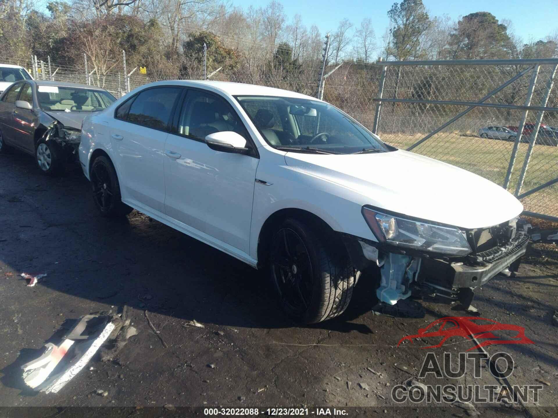 VOLKSWAGEN PASSAT 2018 - 1VWAA7A31JC007751