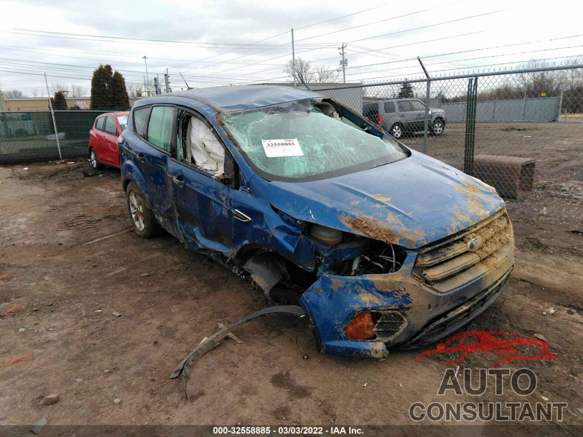 FORD ESCAPE 2017 - 1FMCU0F70HUE04809