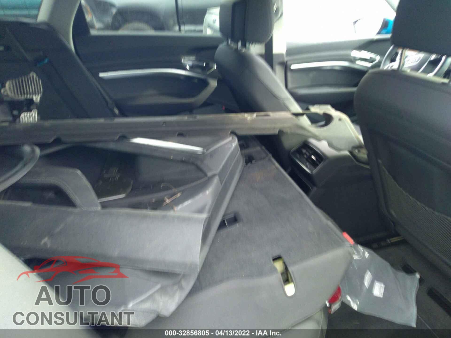 AUDI E-TRON 2019 - WA1LAAGE3KB009519