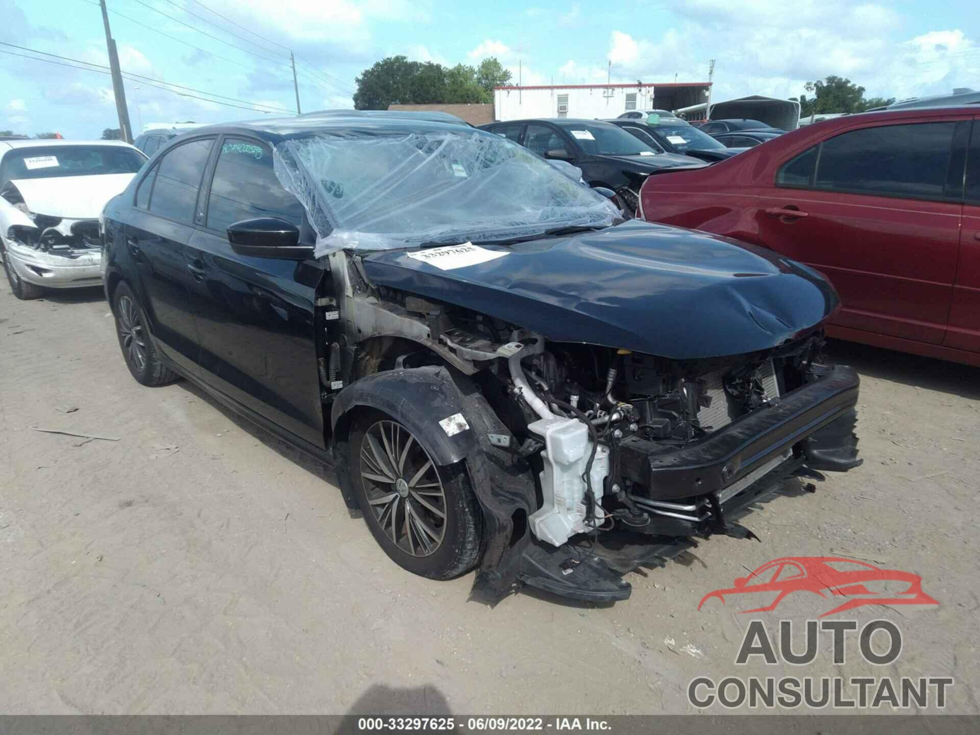 VOLKSWAGEN JETTA 2018 - 3VWDB7AJ7JM222803