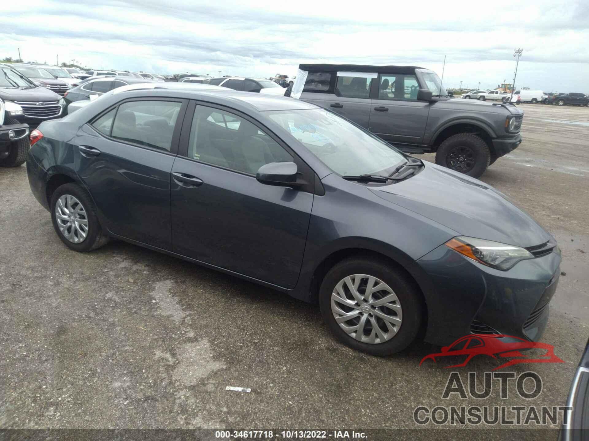 TOYOTA COROLLA 2018 - 5YFBURHEXJP820384
