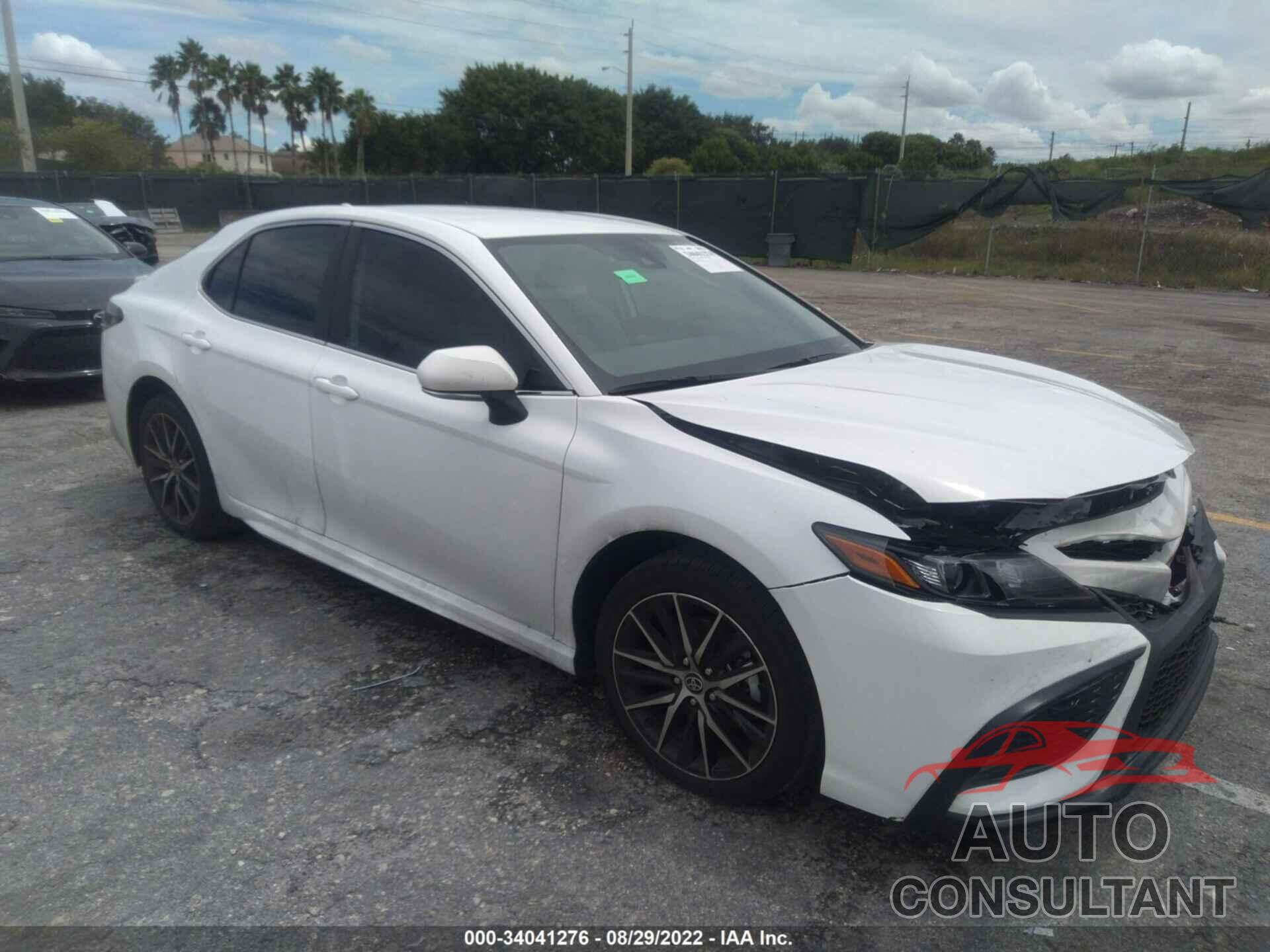 TOYOTA CAMRY 2022 - 4T1G11AK7NU688284