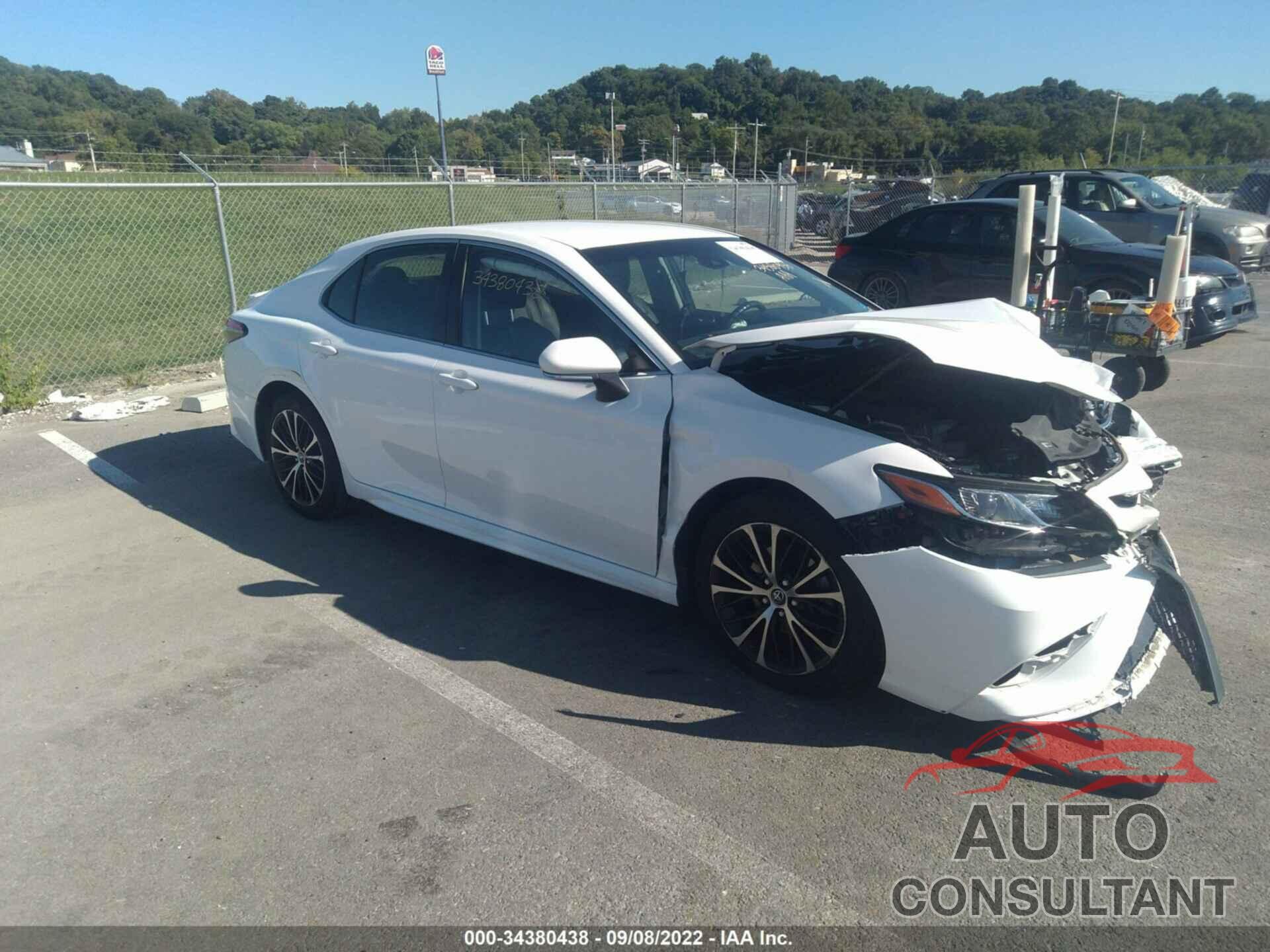 TOYOTA CAMRY 2018 - JTNB11HKXJ3037196