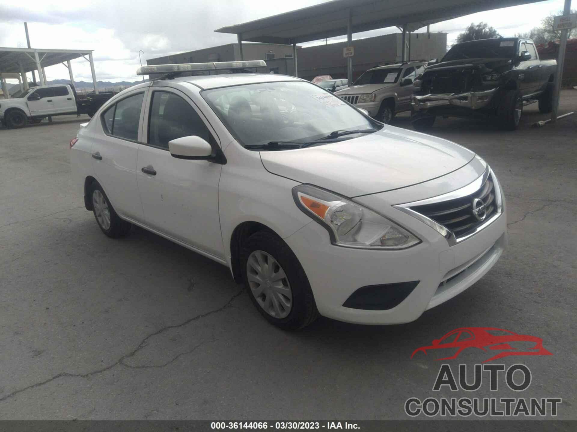 NISSAN VERSA 2018 - 3N1CN7APXJL806891