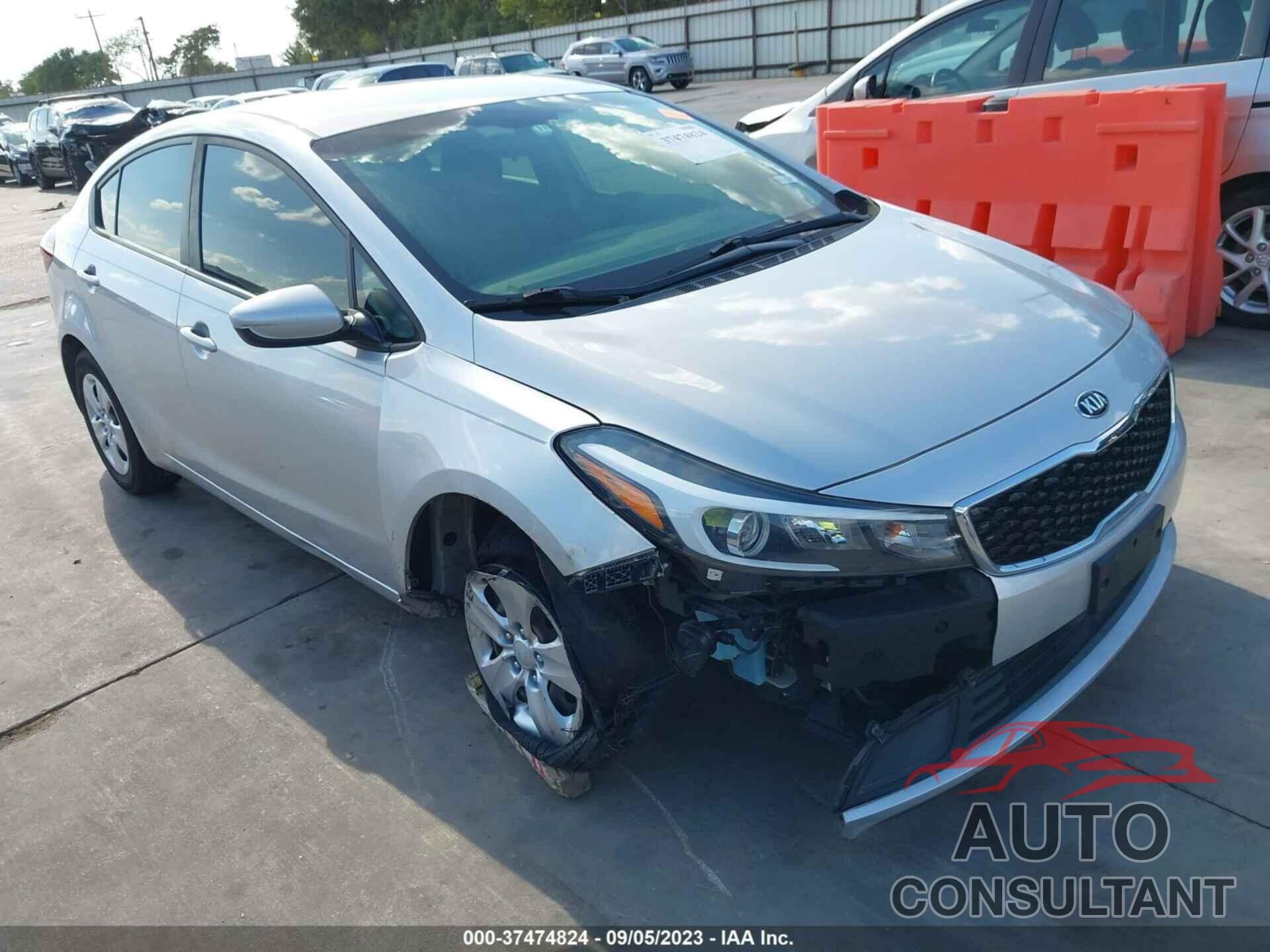 KIA FORTE 2018 - 3KPFK4A79JE272076